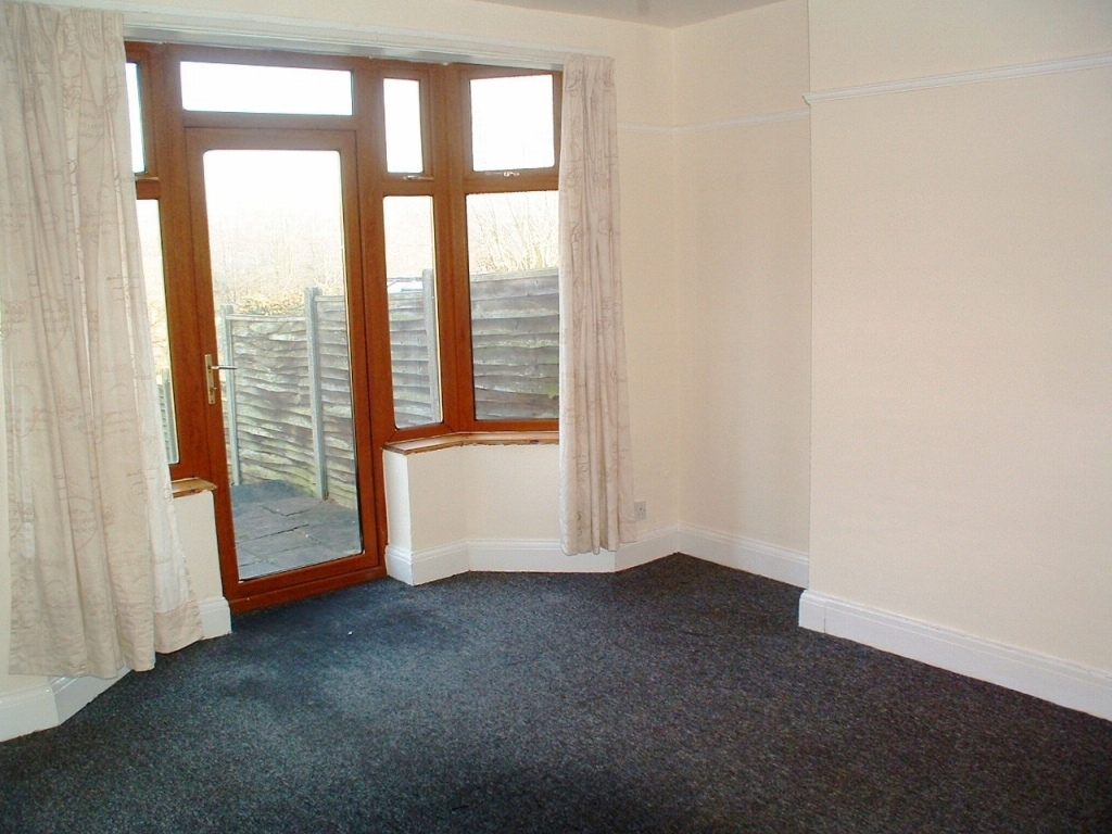 5 bedroom house Let in Surbiton - Property photograph