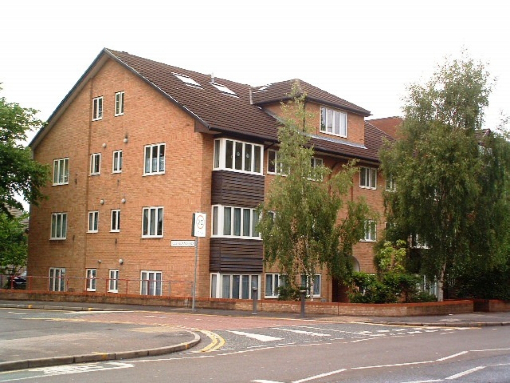 2 bedroom apartment flat/apartment Let in New Malden - Main Image