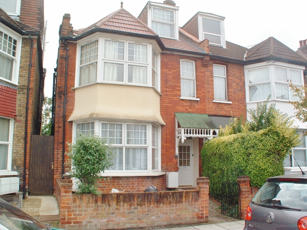 2 bedroom Let in New Malden - Main Image