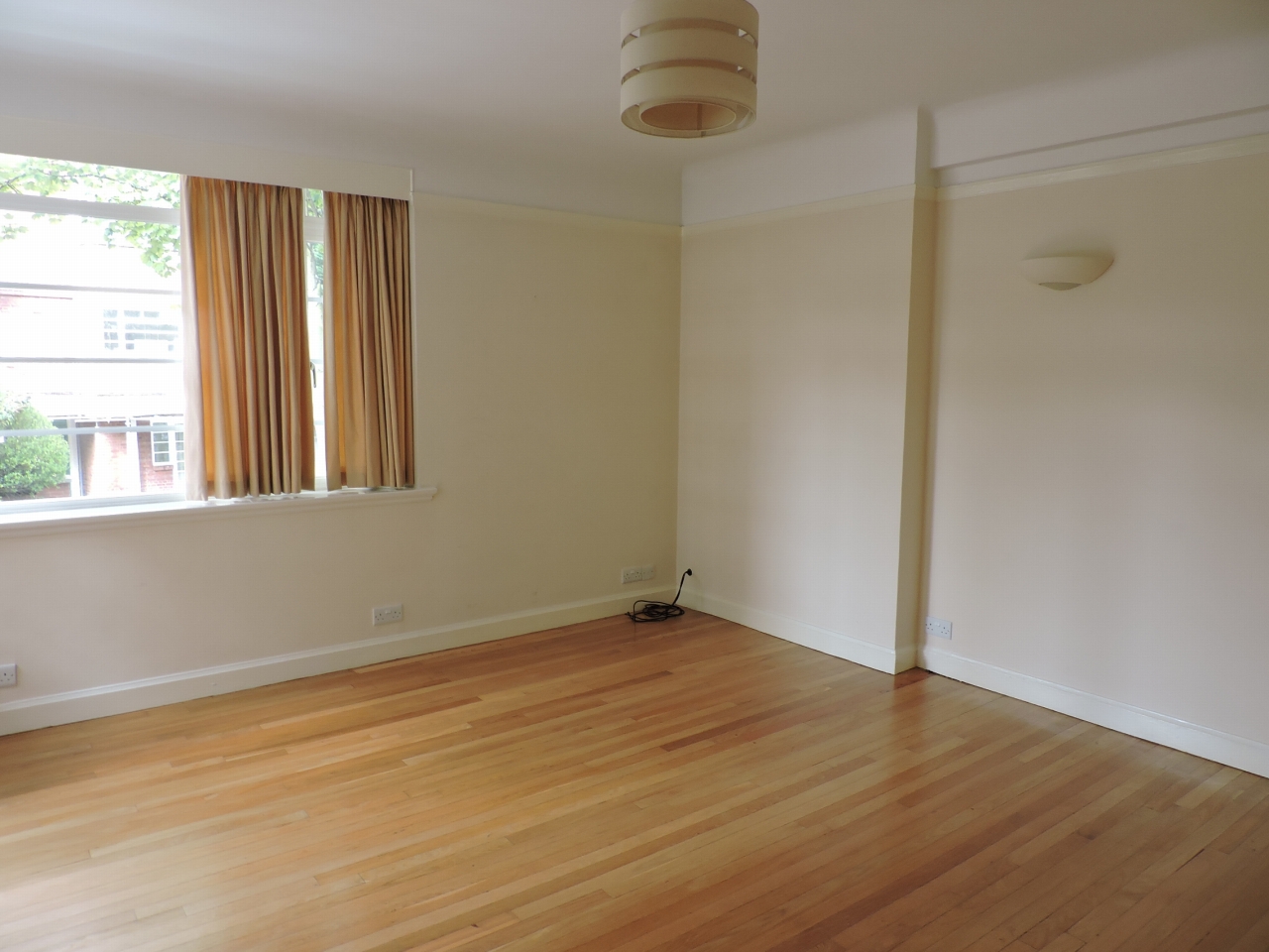 3 bedroom apartment flat/apartment Let in Wimbledon - Property photograph