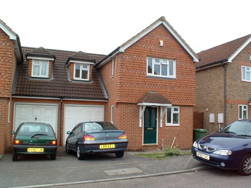 3 bedroom house Let in Epsom - Main Image