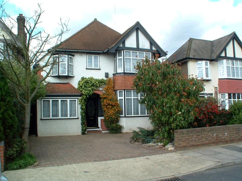 5 bedroom house Let in New Malden - Main Image