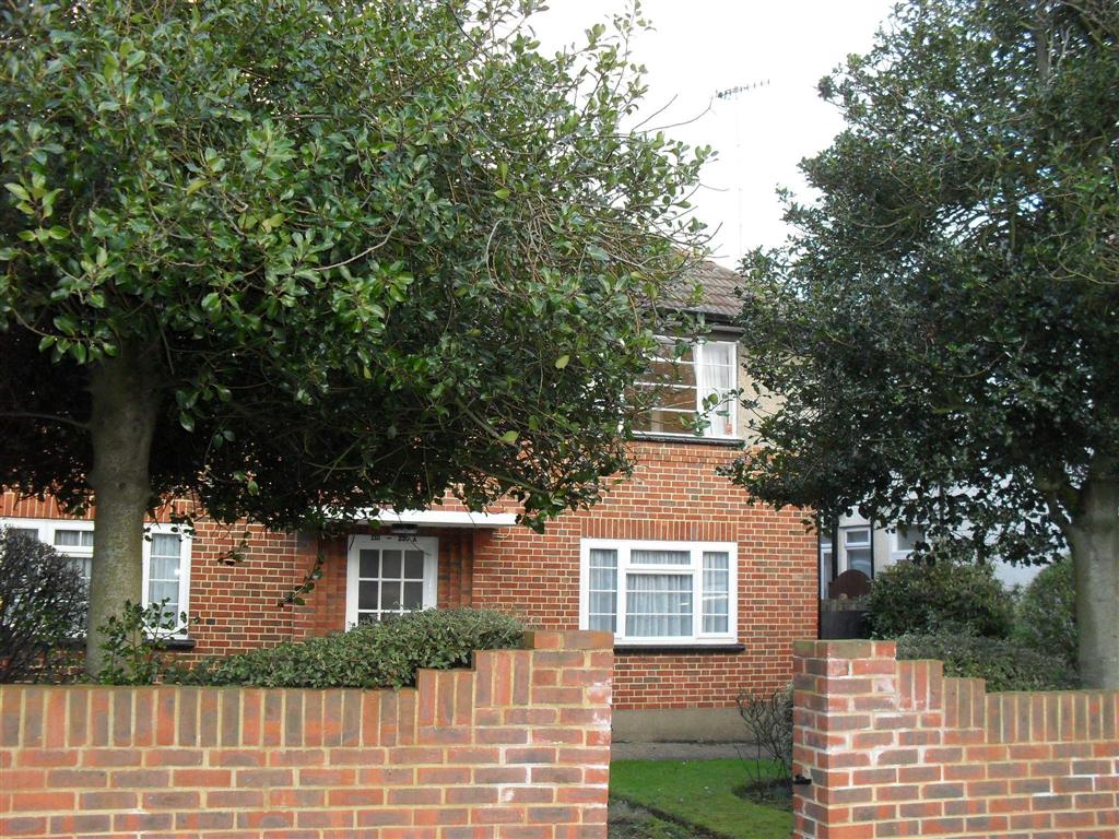 2 bedroom apartment flat/apartment Let in Kingston Upon Thames - Main Image