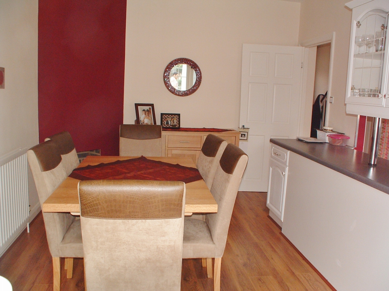 3 bedroom mid terraced house Let in New Malden - Property photograph