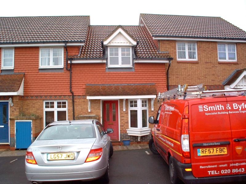 2 bedroom mid terraced house Let in Chessington - Main Image