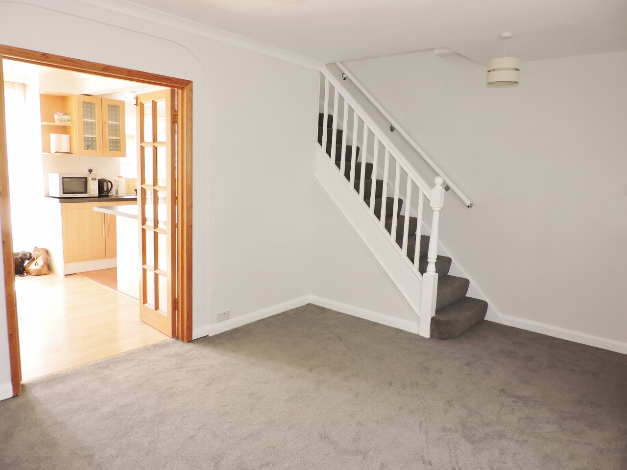 3 bedroom mid terraced house Let in Surbiton - Property photograph