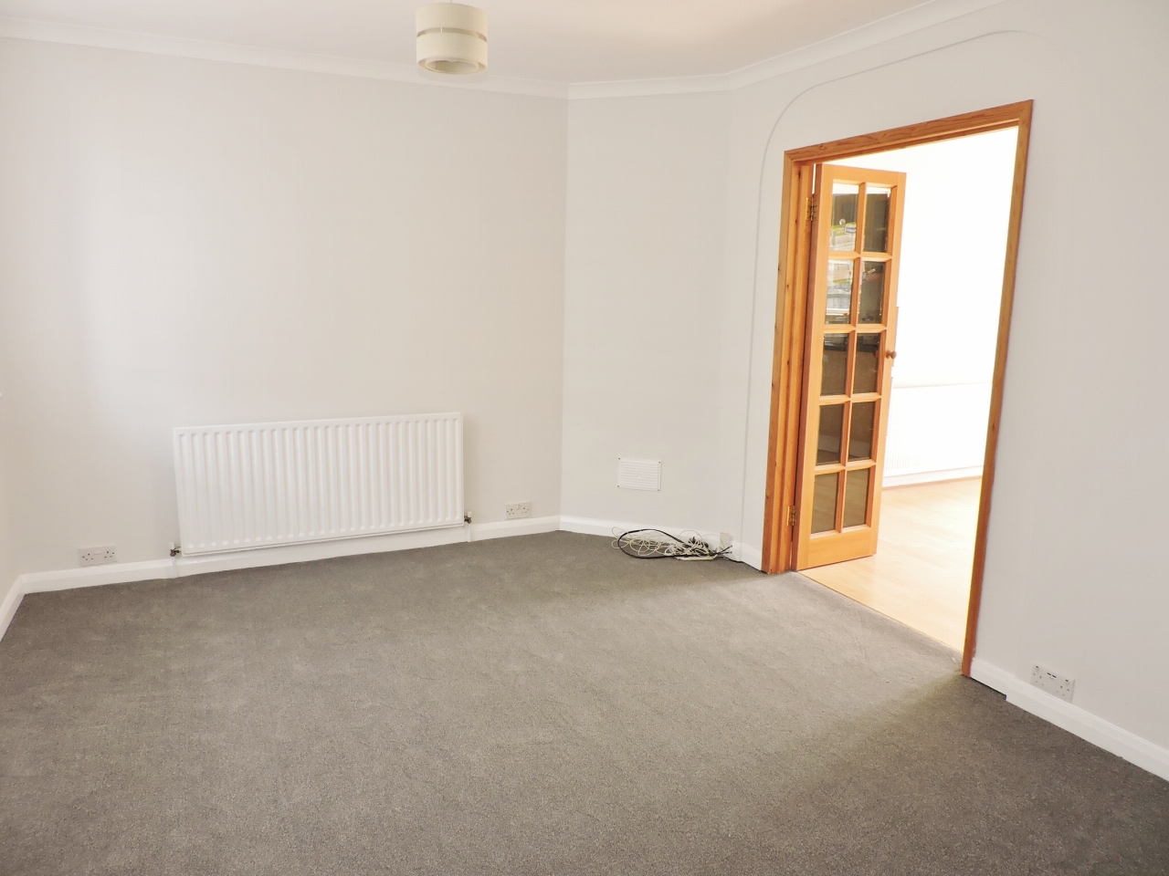 3 bedroom mid terraced house Let in Surbiton - Property photograph