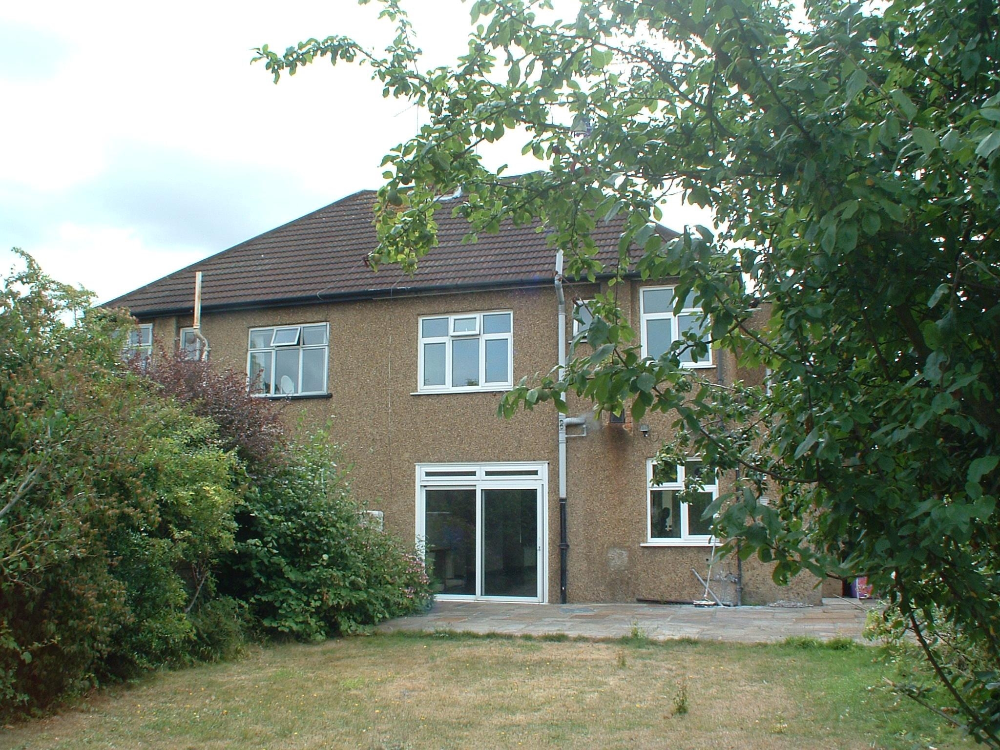 5 bedroom house Let in Surbiton - Main Image