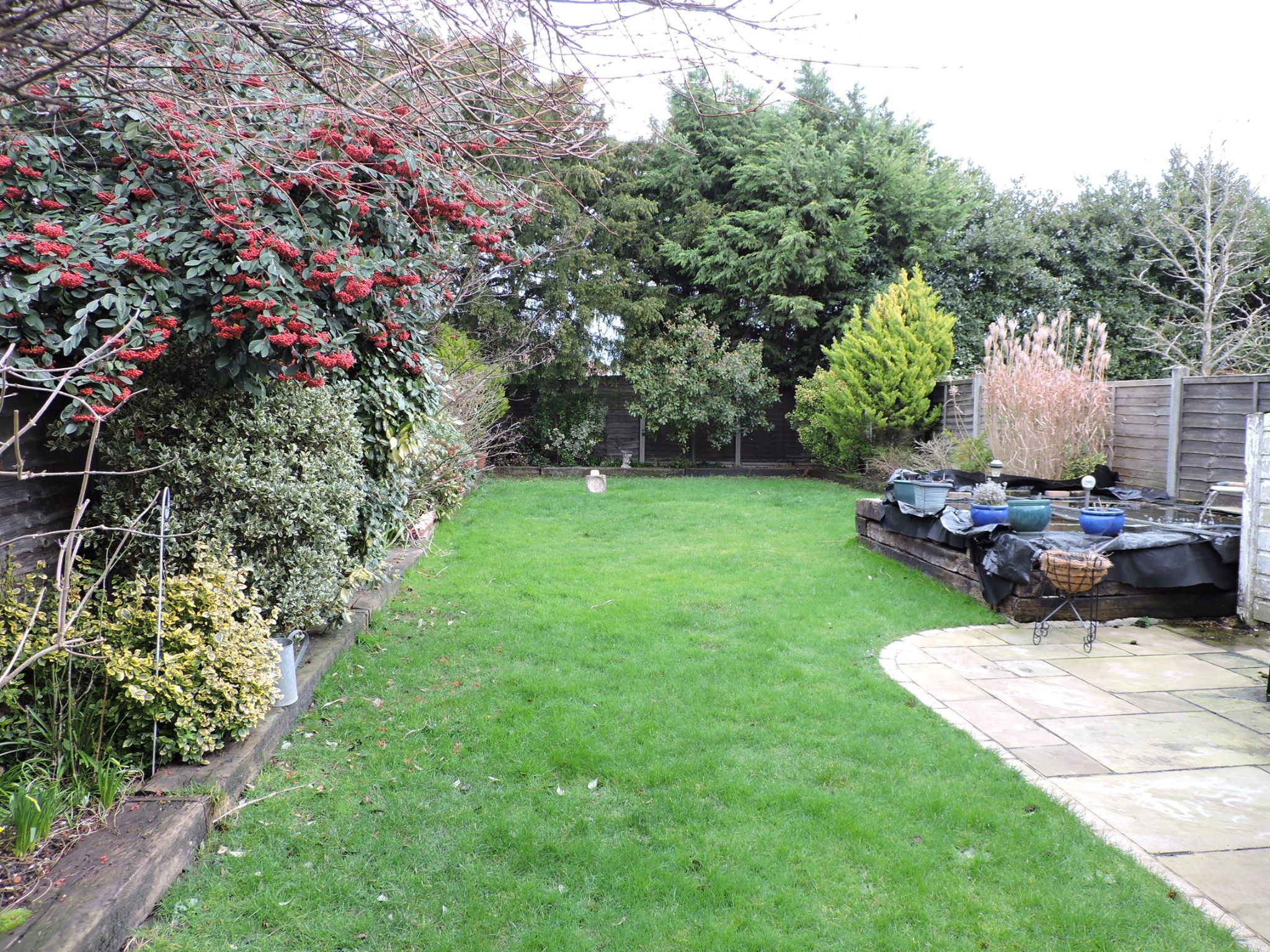 3 bedroom semi-detached house Sold in Epsom - Photograph 15