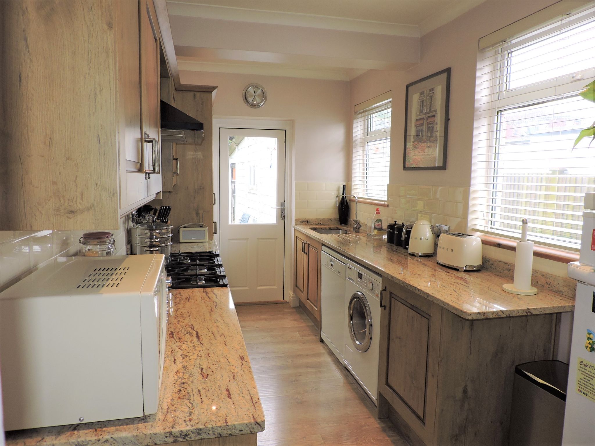 3 bedroom semi-detached house Sold in Epsom - Photograph 7
