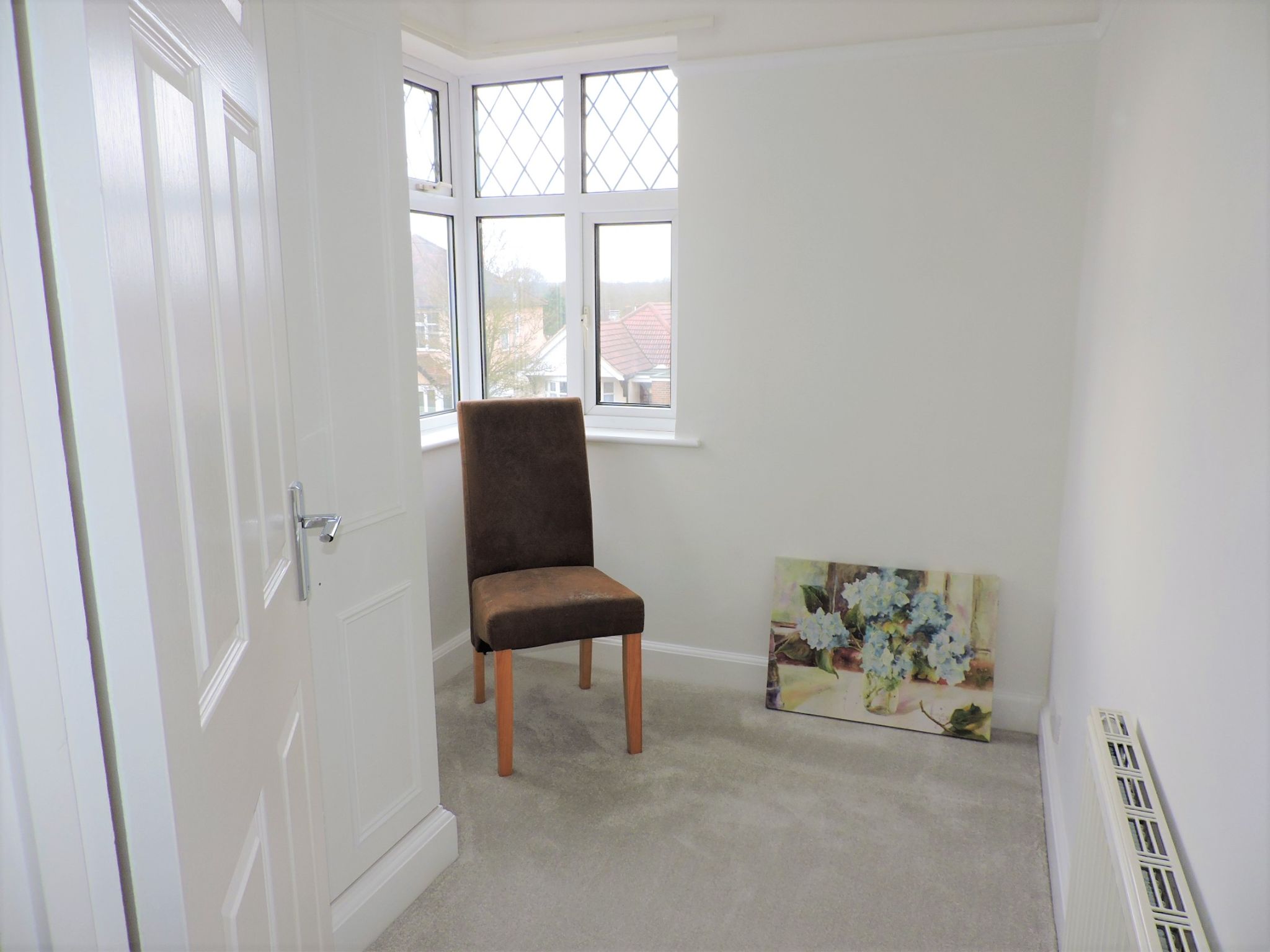 3 bedroom semi-detached house Sold in Epsom - Photograph 13