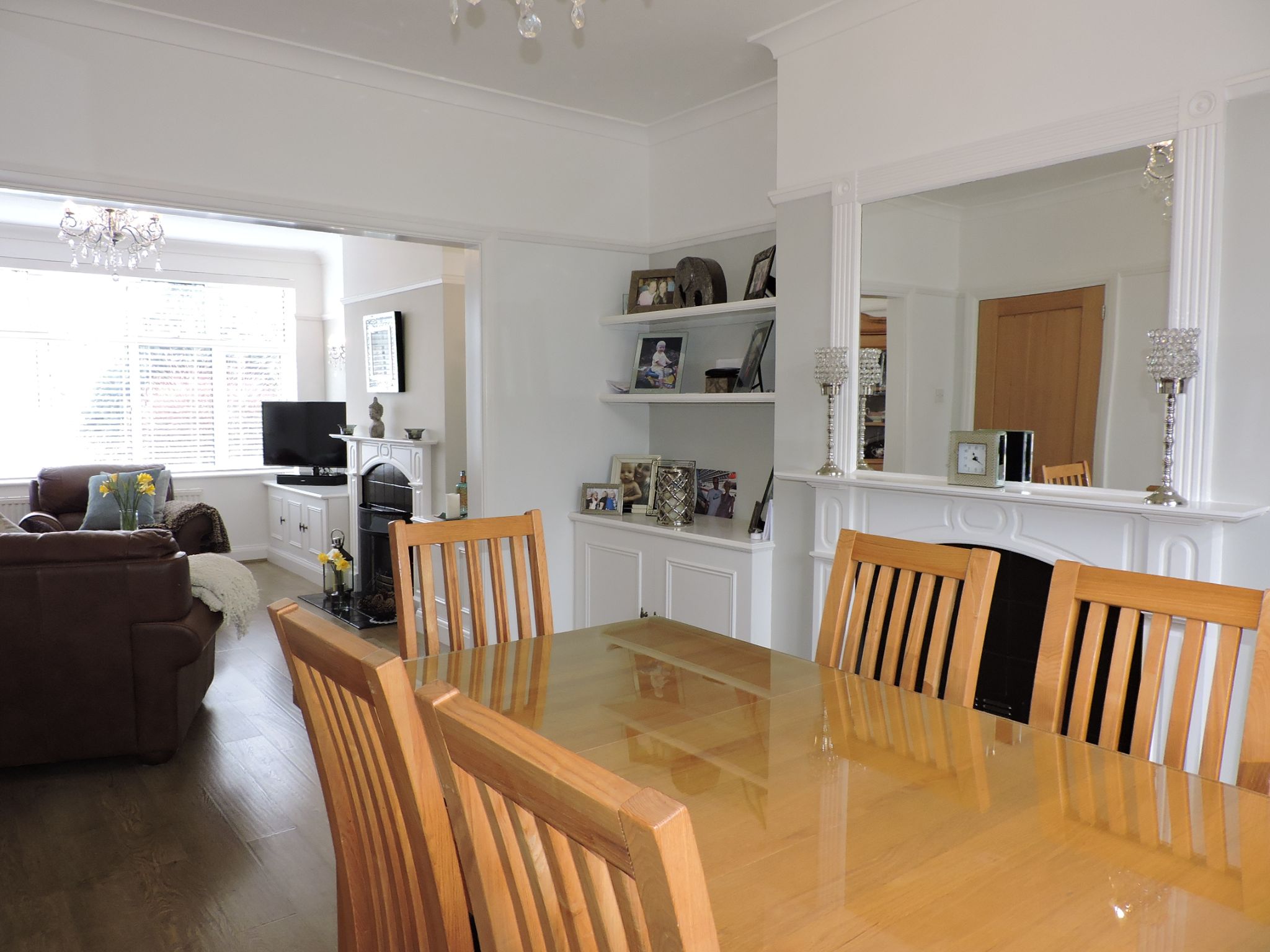 3 bedroom semi-detached house Sold in Epsom - Photograph 6