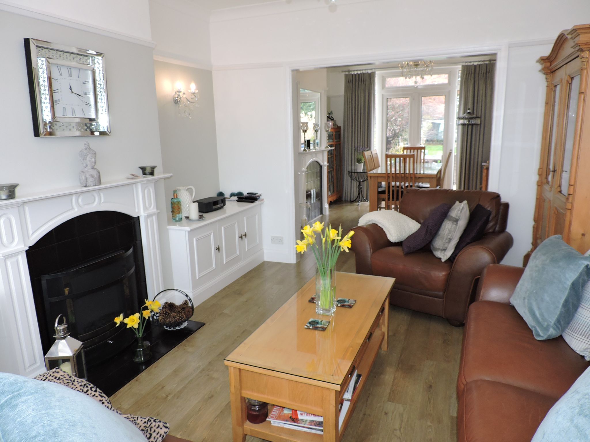 3 bedroom semi-detached house Sold in Epsom - Photograph 4
