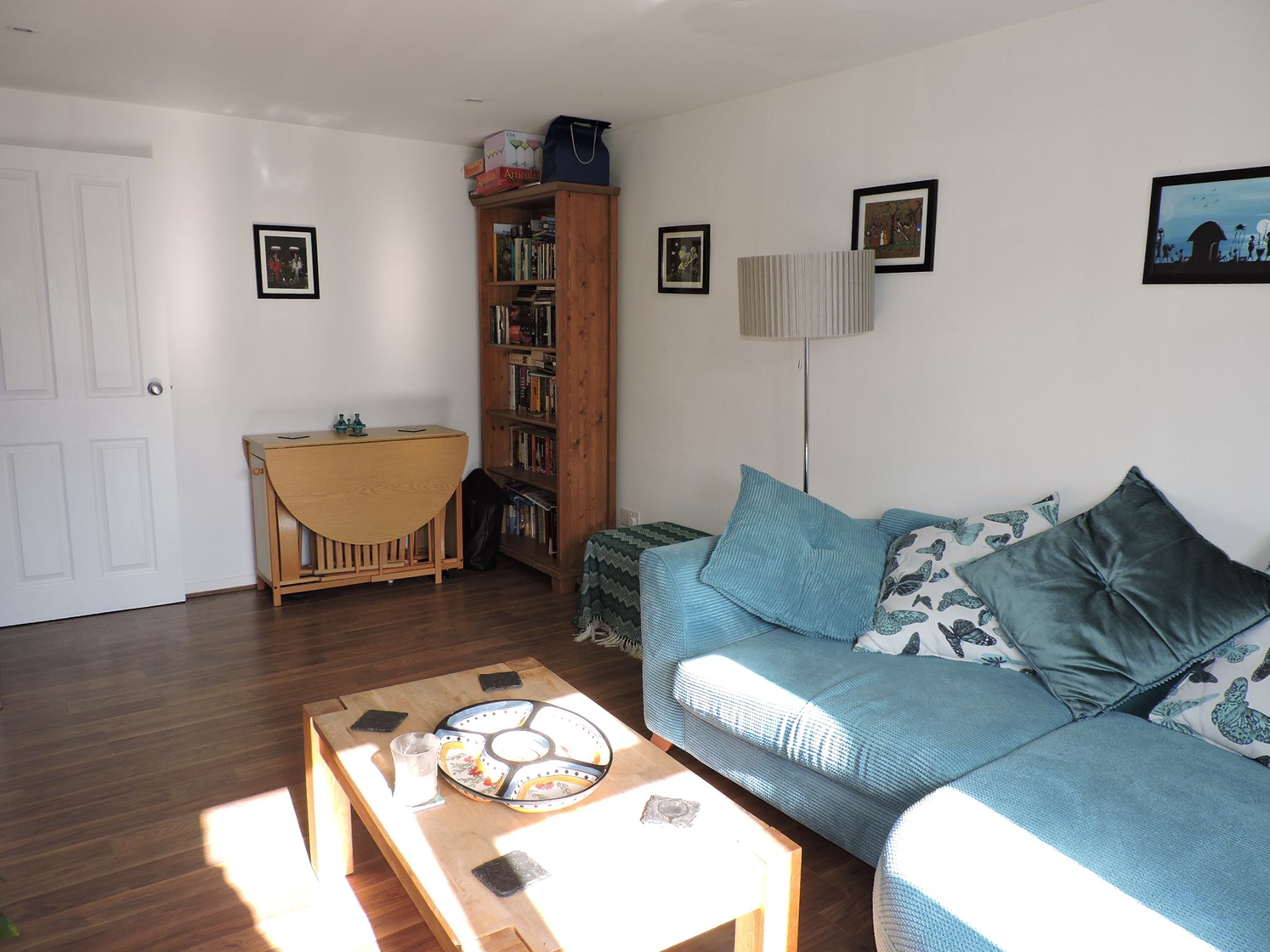 2 bedroom flat flat/apartment Sold in New Malden - Photograph 5