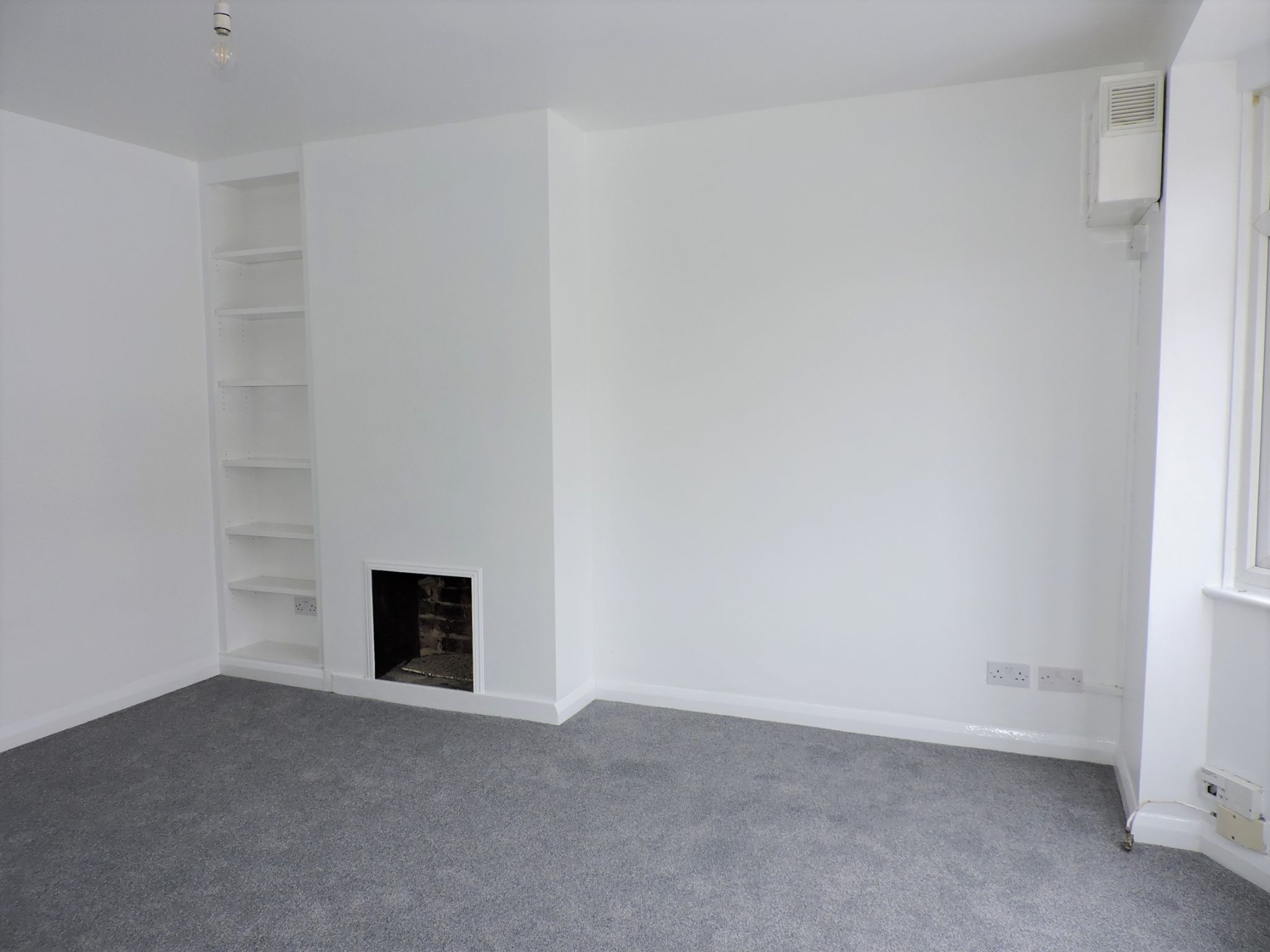 2 bedroom ground floor maisonette flat/apartment To Let in New Malden - Photograph 3