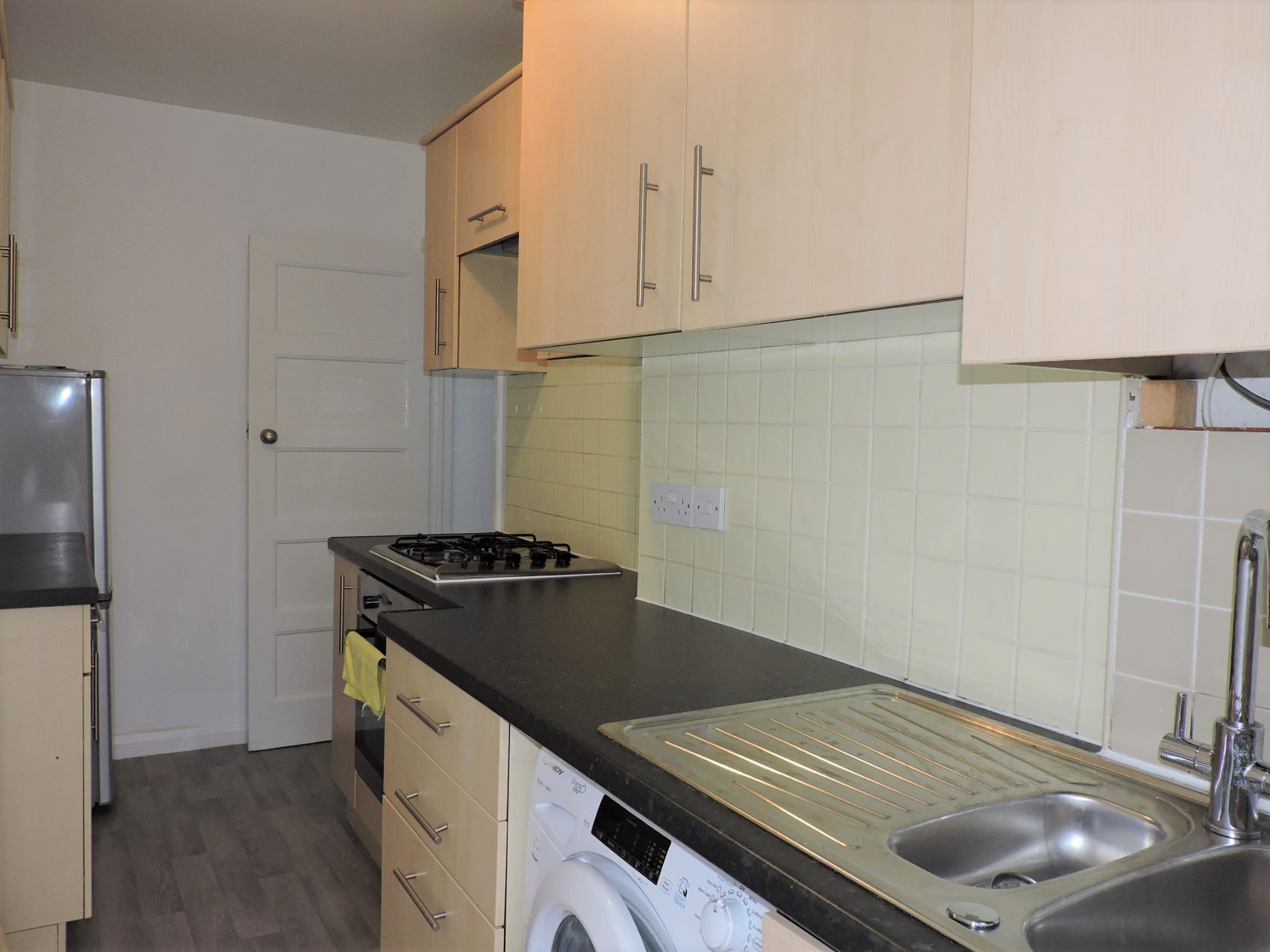 2 bedroom ground floor maisonette flat/apartment To Let in New Malden - Photograph 6
