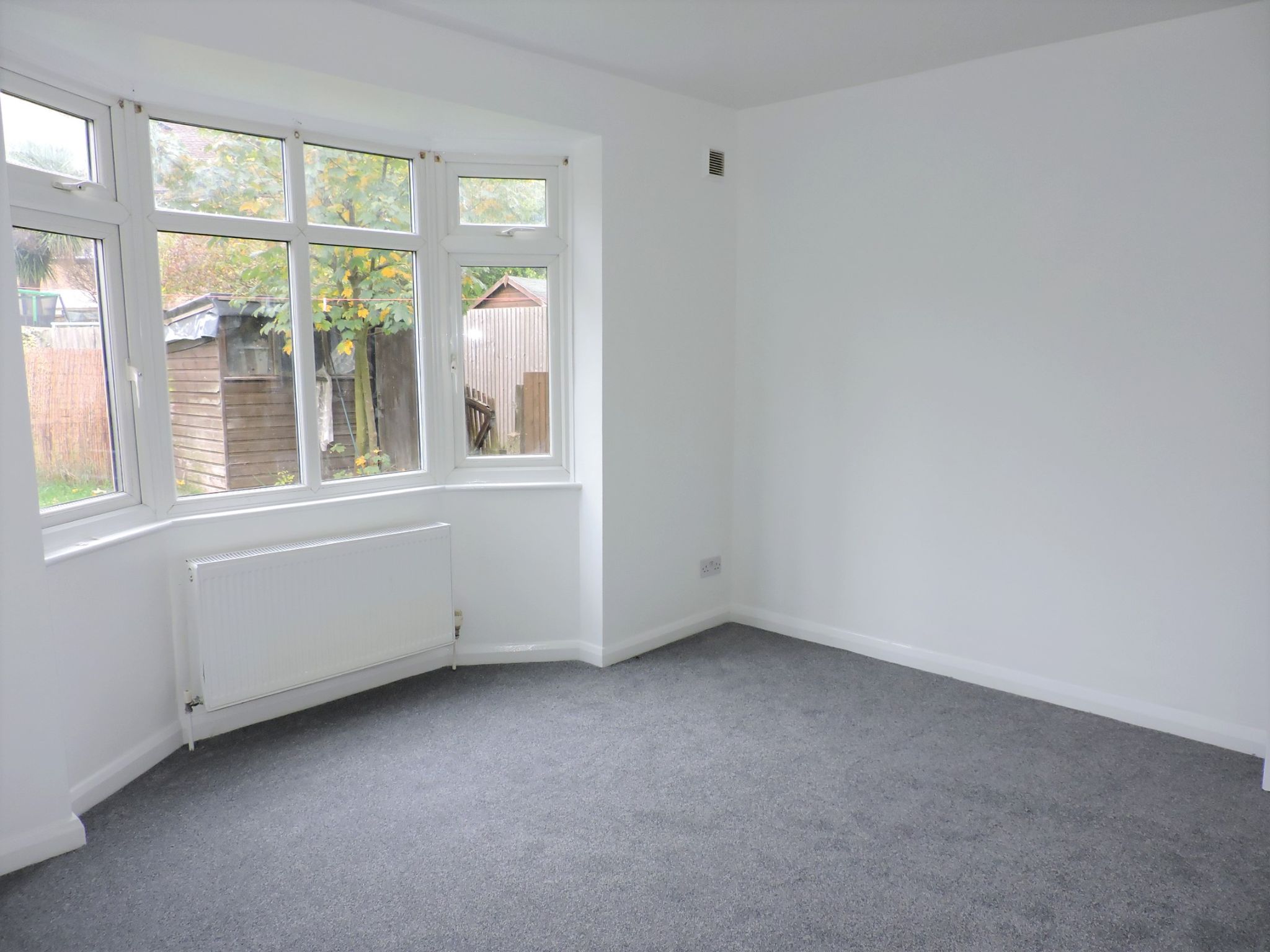 2 bedroom ground floor maisonette flat/apartment To Let in New Malden - Photograph 7