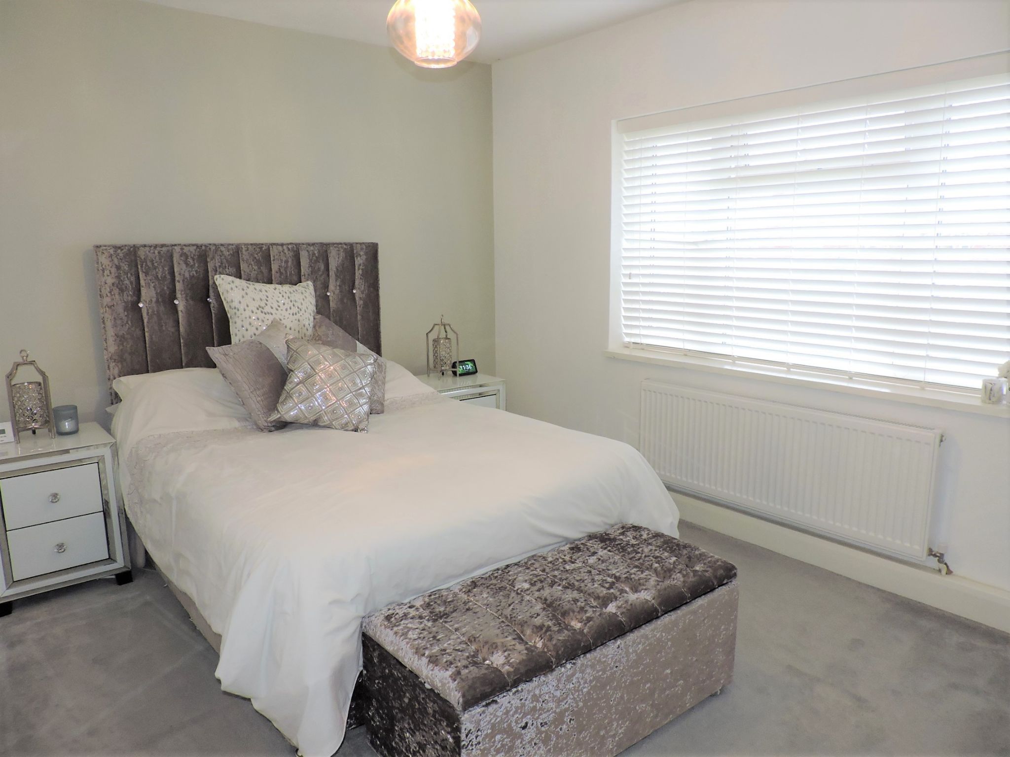 2 bedroom flat flat/apartment Sold in Epsom - Photograph 10