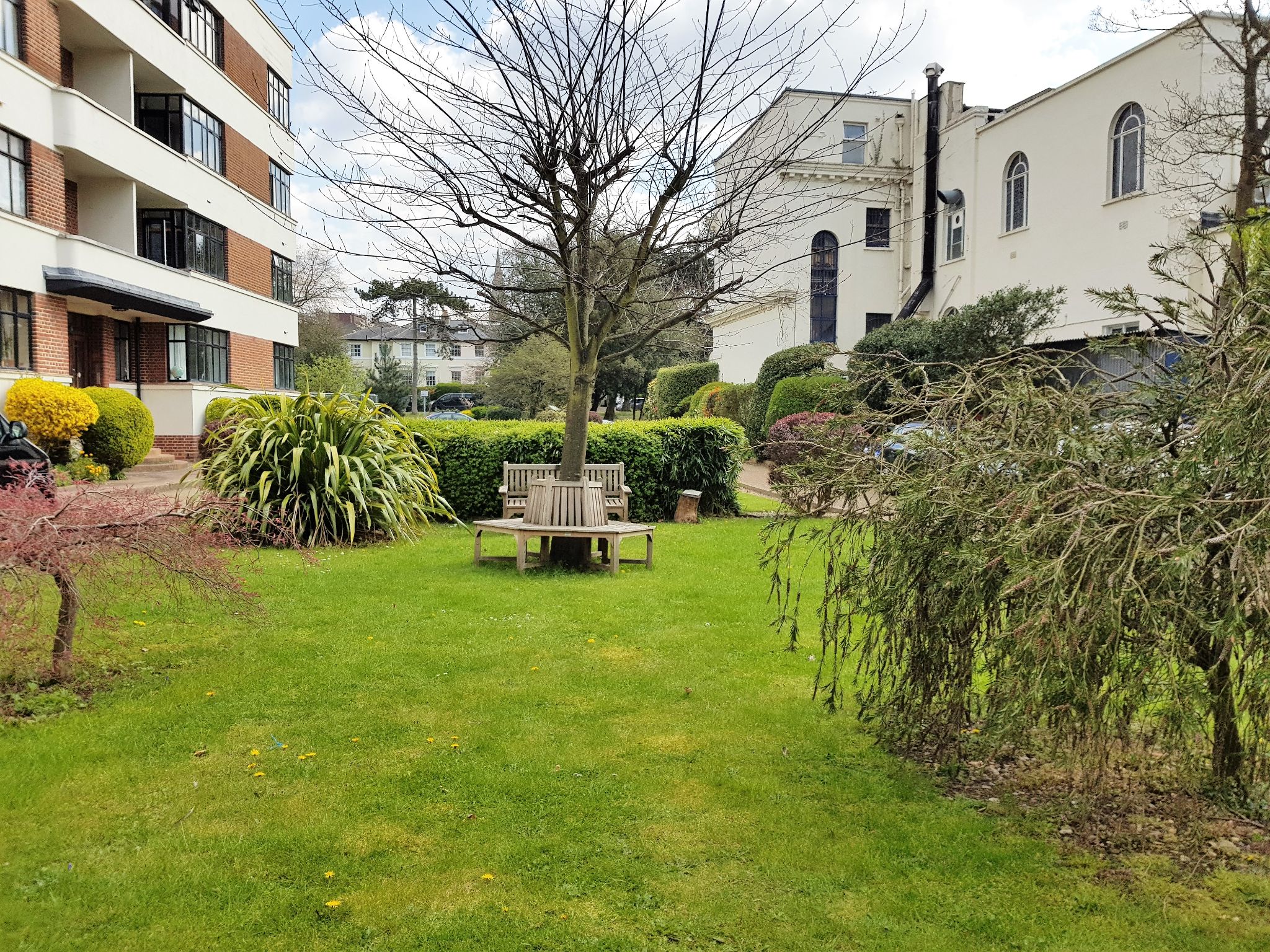 2 bedroom flat flat/apartment Sold in Surbiton - Photograph 15