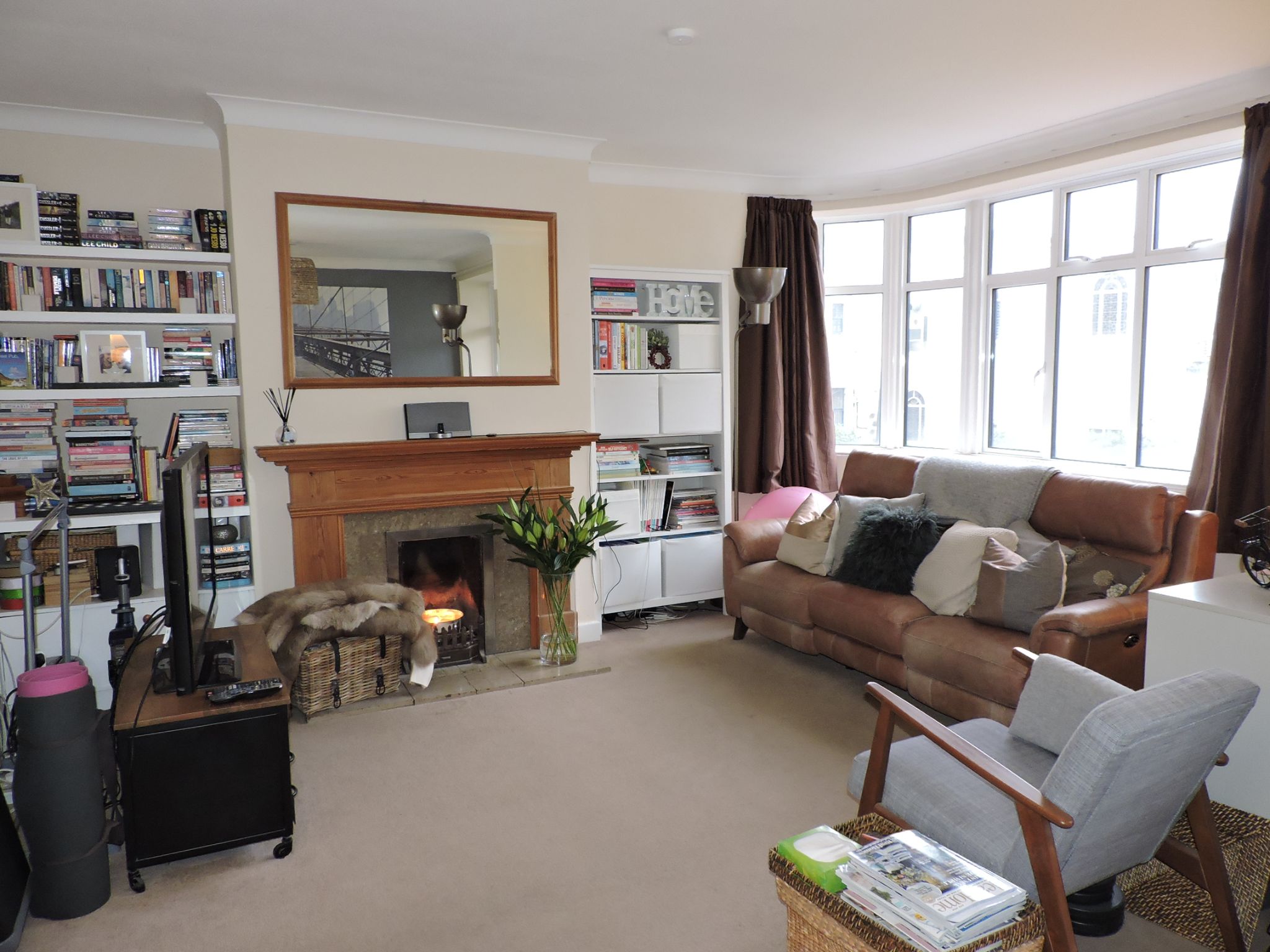 2 bedroom flat flat/apartment Sold in Surbiton - Photograph 3