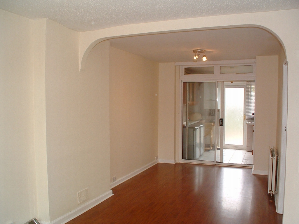 3 bedroom end terraced house Let in Surbiton - Property photograph