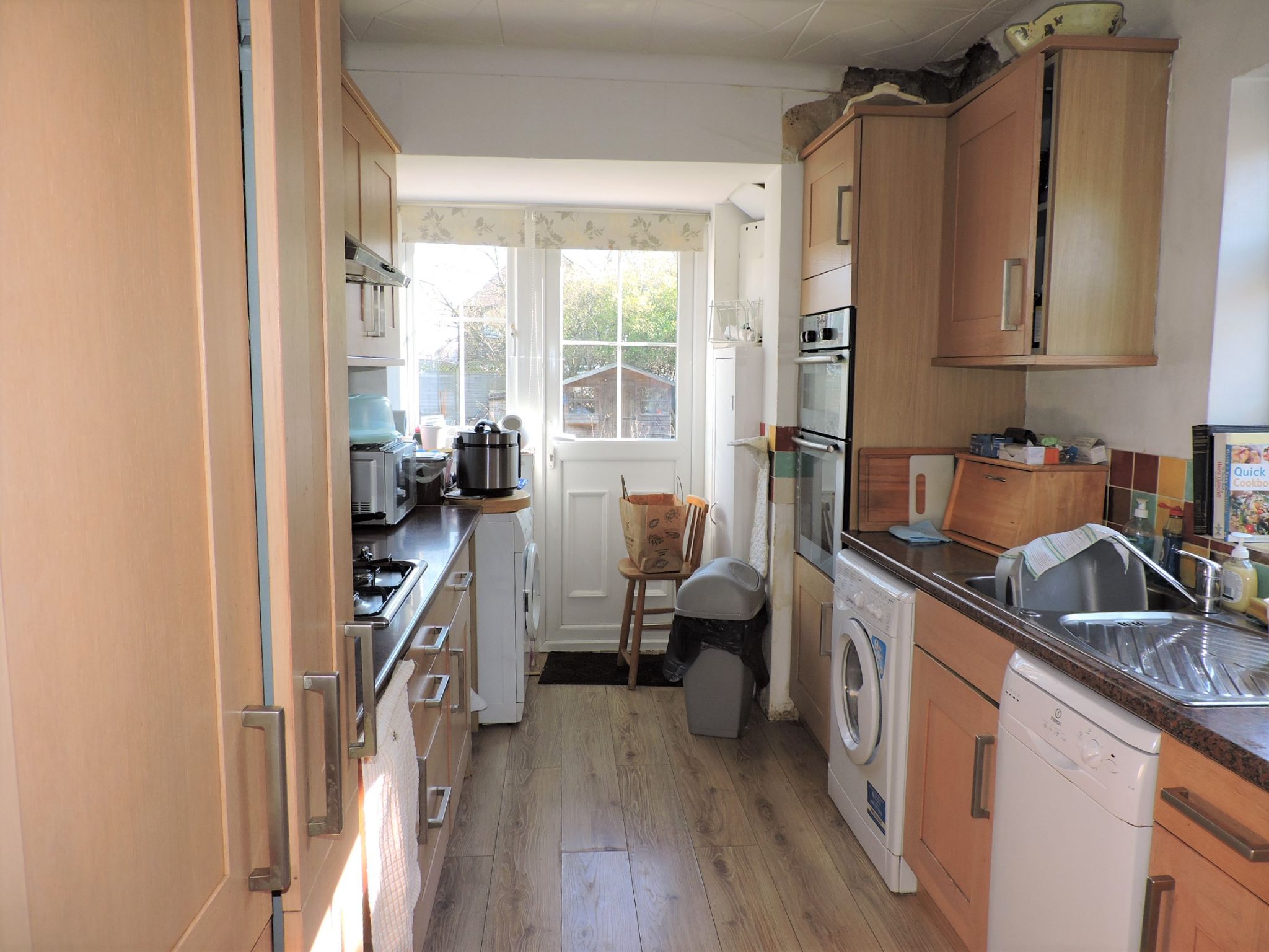 3 bedroom detached house Sold in New Malden - Photograph 7