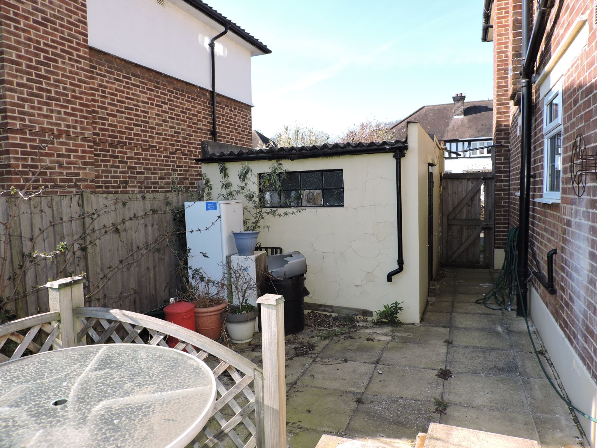 3 bedroom detached house Sold in New Malden - Photograph 13