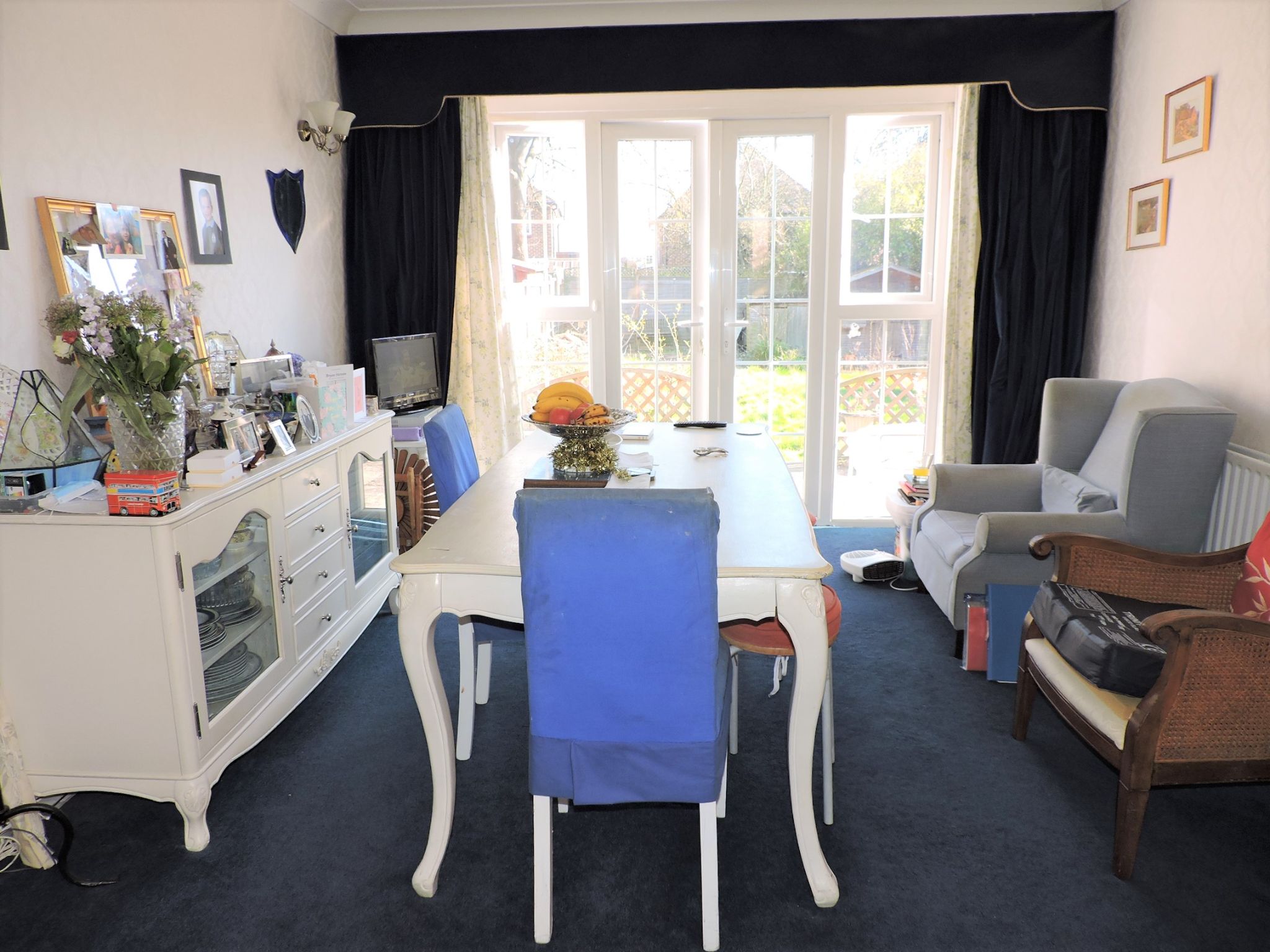 3 bedroom detached house Sold in New Malden - Photograph 4