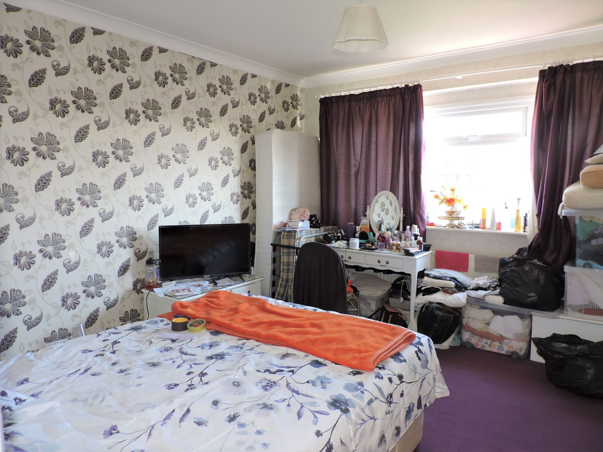 3 bedroom detached house Sold in New Malden - Photograph 8