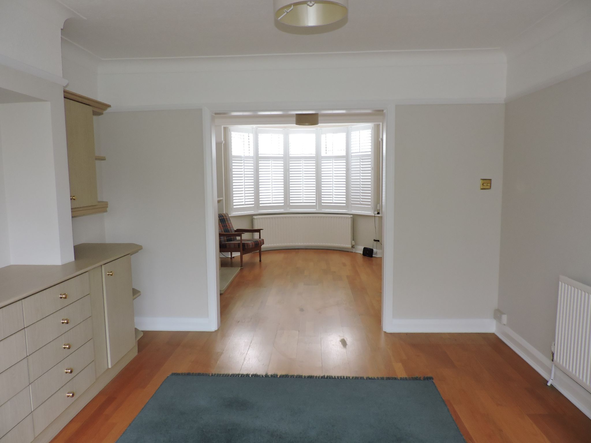3 bedroom semi-detached house Let in Worcester Park - Photograph 8