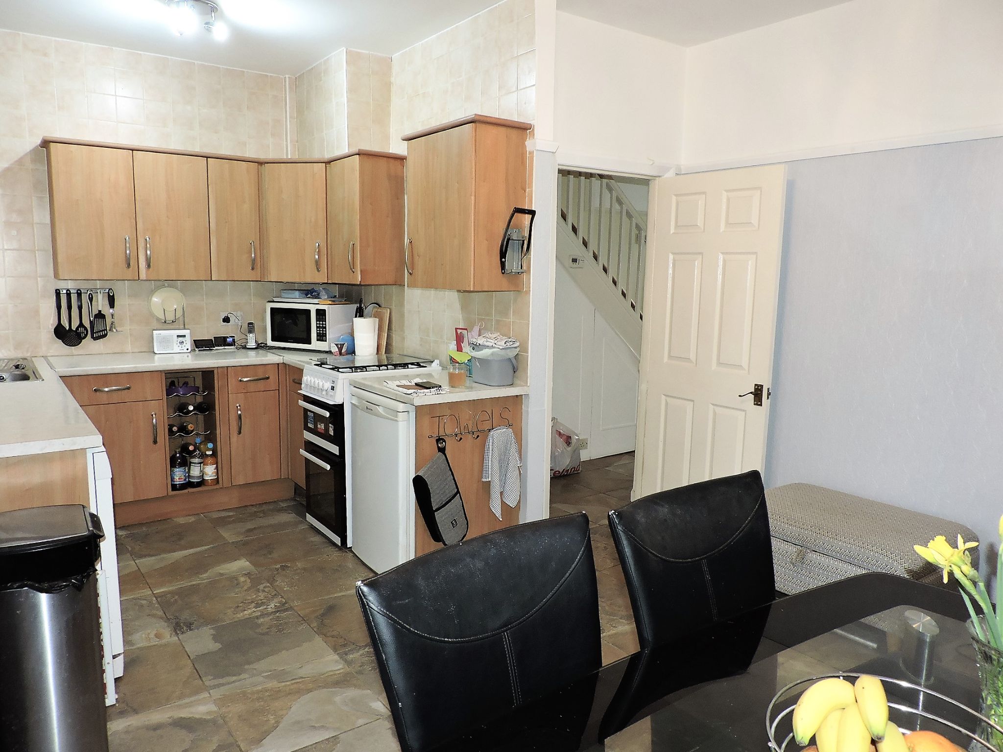 3 bedroom mid terraced house Sold in New Malden - Photograph 4