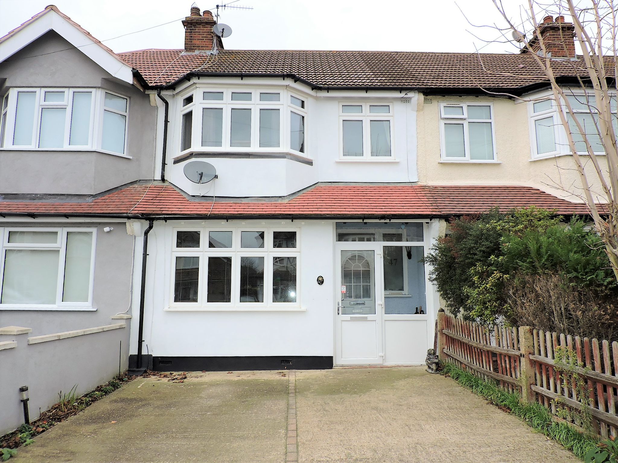 3 bedroom mid terraced house Sold in New Malden - Photograph 1