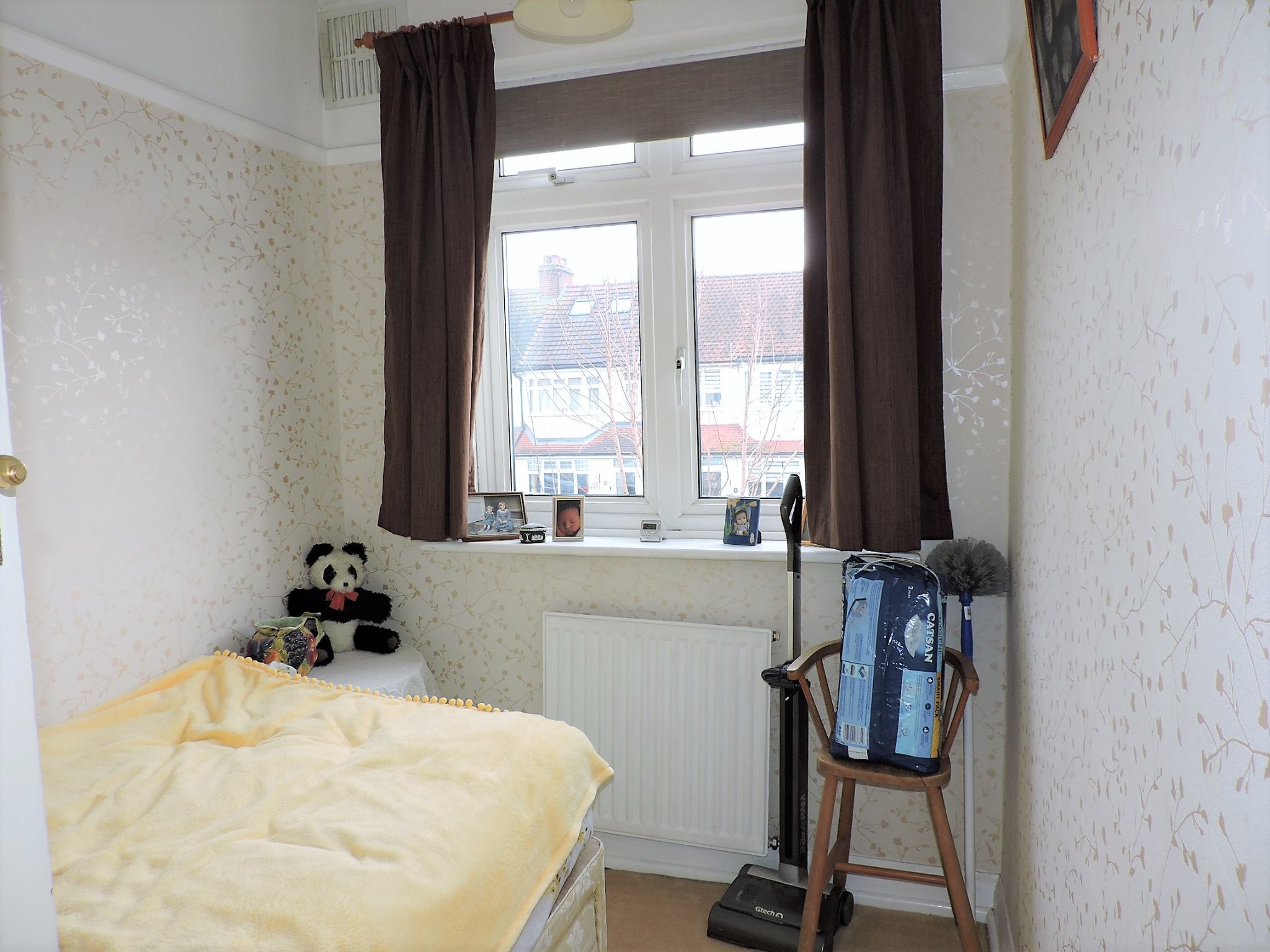 3 bedroom mid terraced house Sold in New Malden - Photograph 11