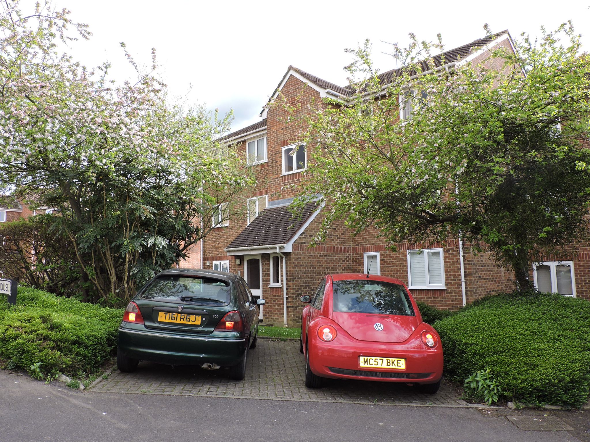 1 bedroom flat flat/apartment Sold in Worcester Park - Photograph 1