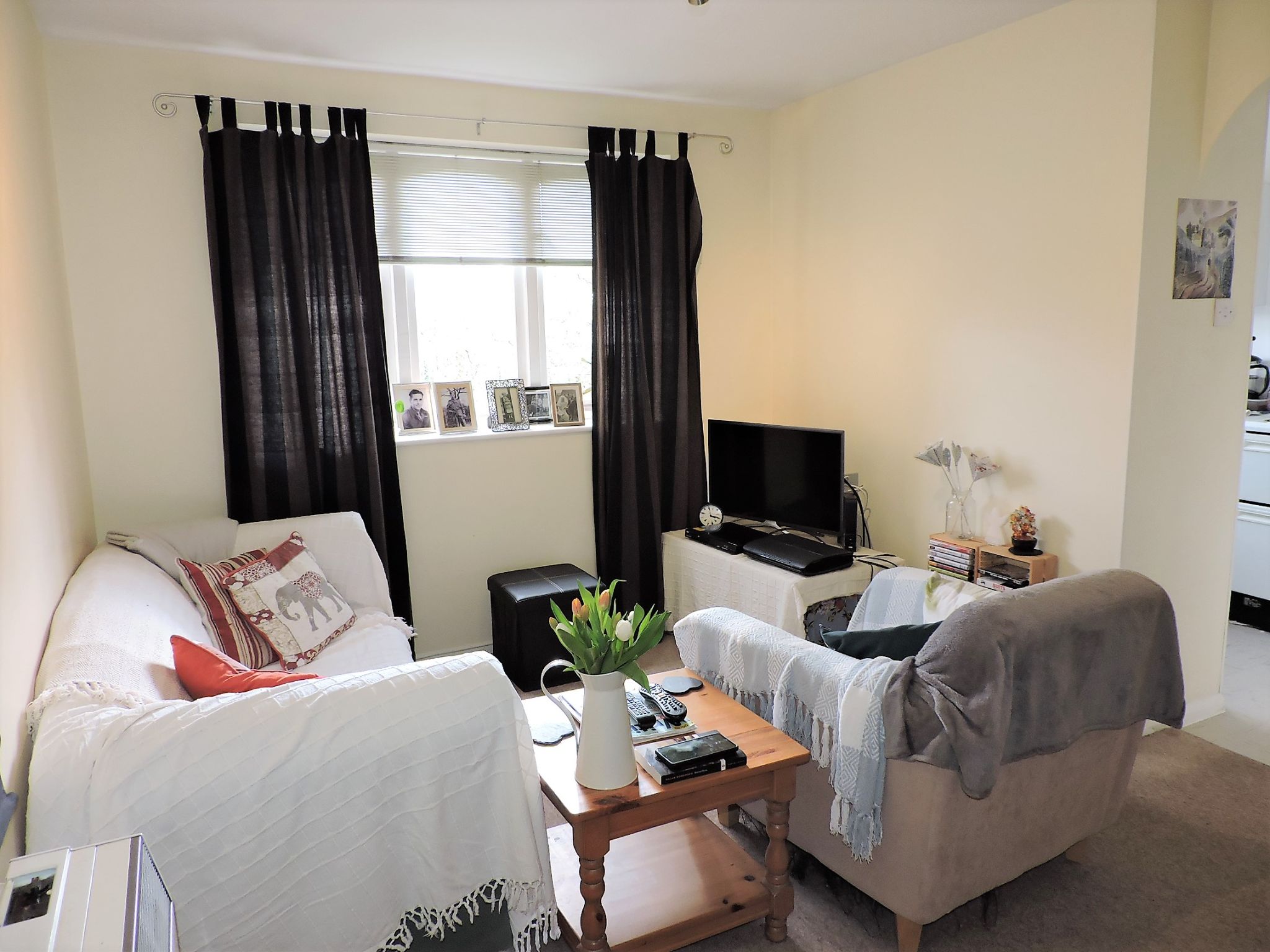 1 bedroom flat flat/apartment Sold in Worcester Park - Photograph 3