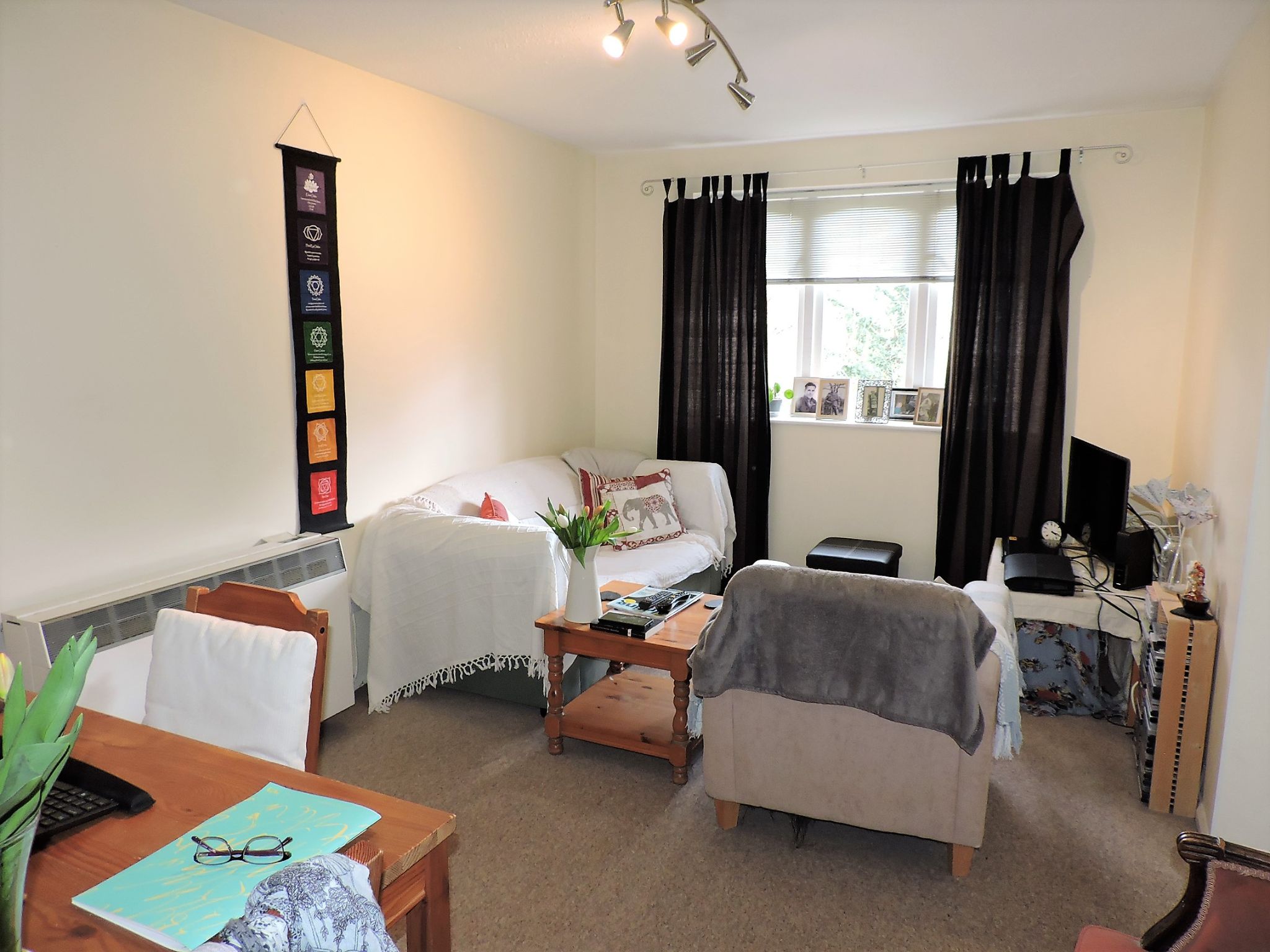 1 bedroom flat flat/apartment Sold in Worcester Park - Photograph 2