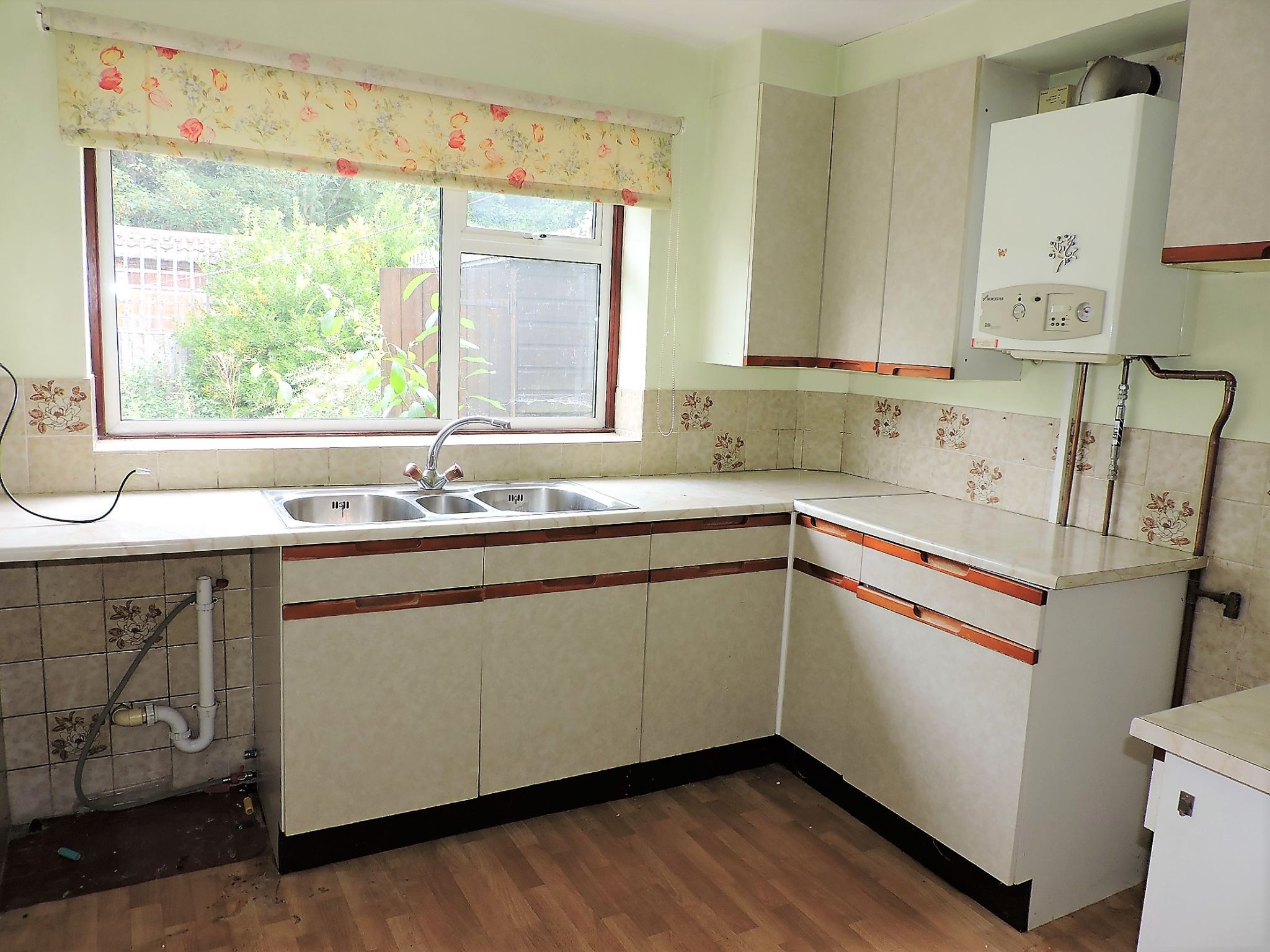 2 bedroom flat flat/apartment Sold in Morden - Photograph 4