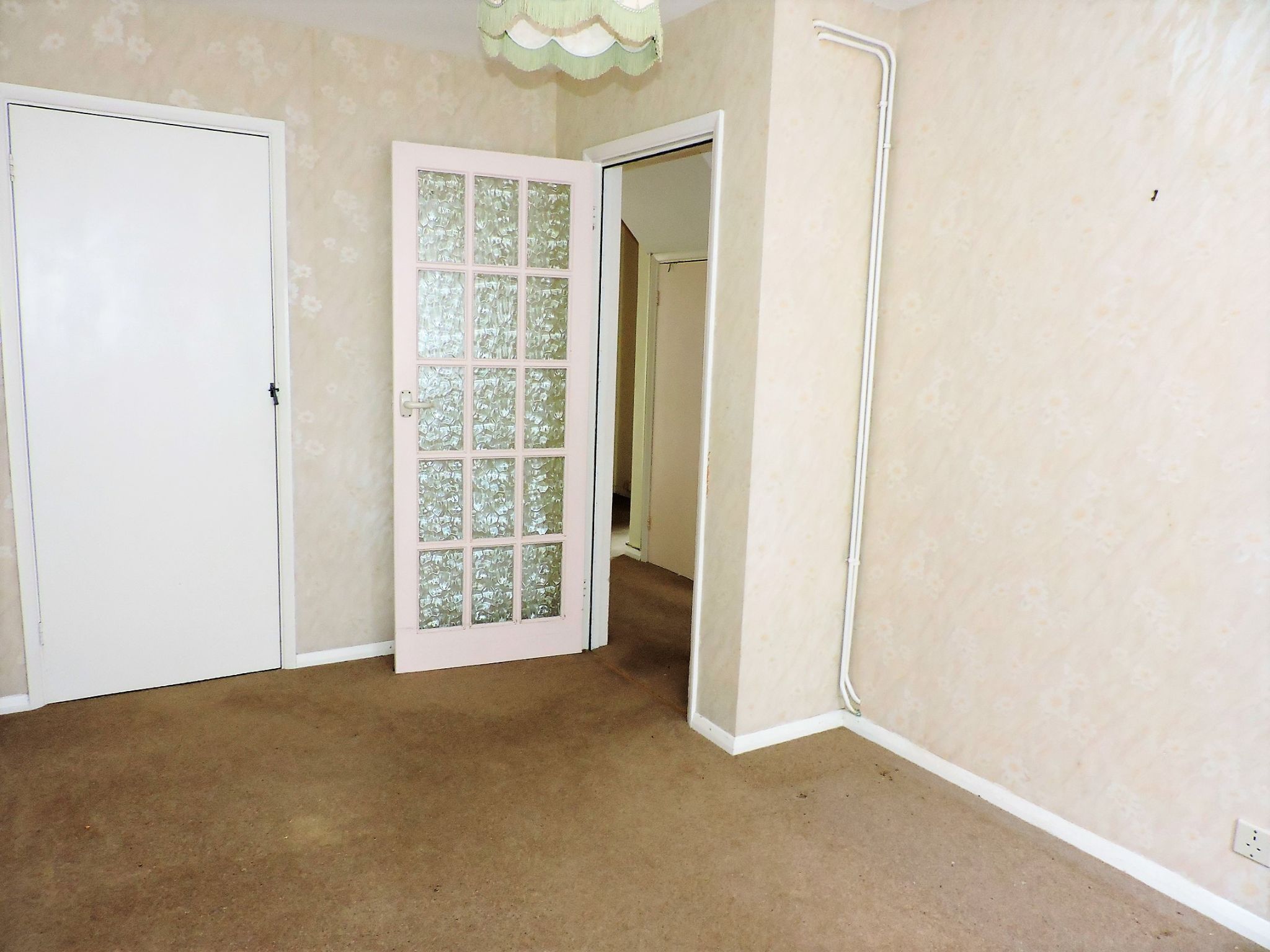 2 bedroom flat flat/apartment Sold in Morden - Photograph 8