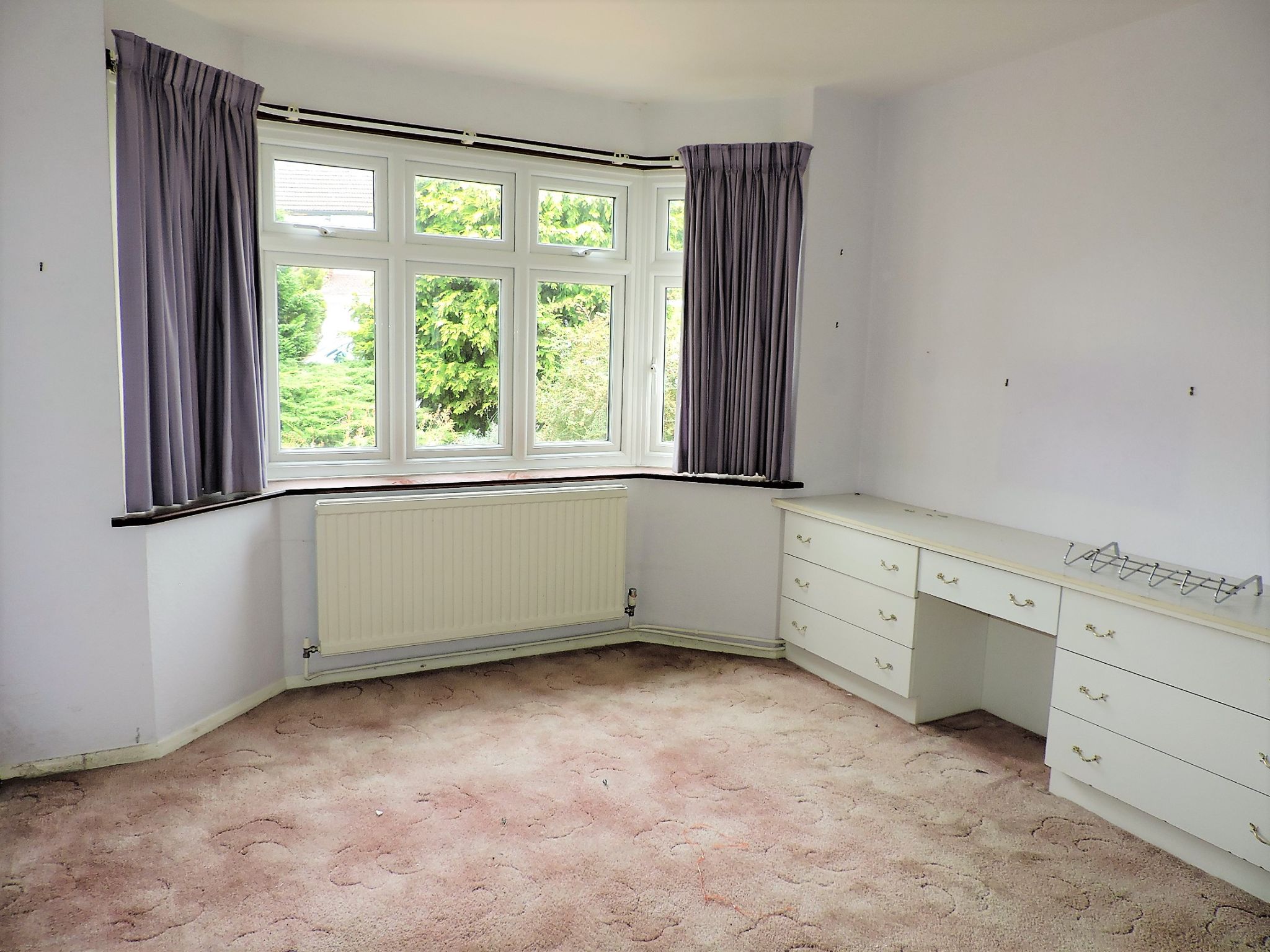 2 bedroom flat flat/apartment Sold in Morden - Photograph 5