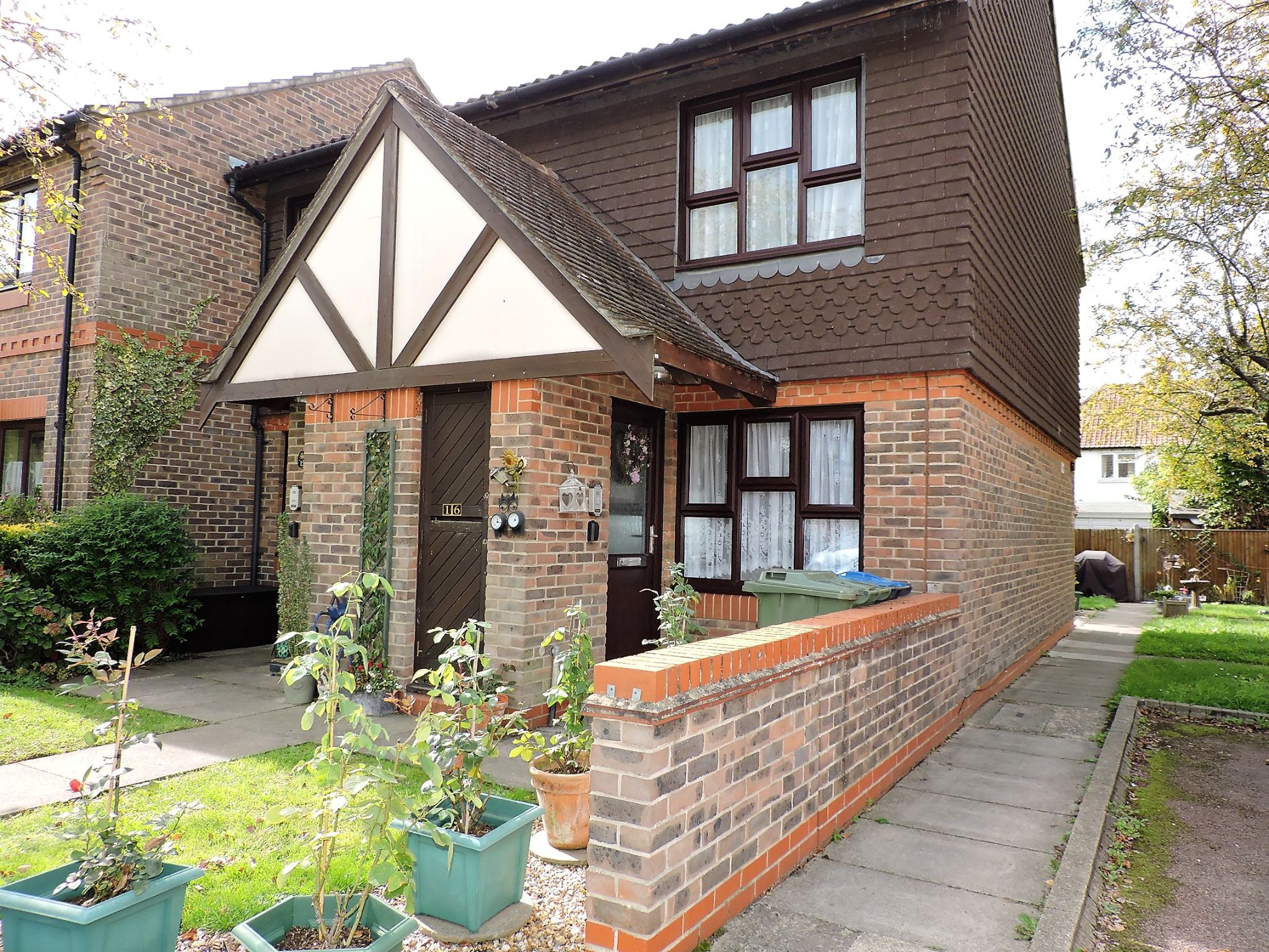 2 bedroom flat flat/apartment Sold in New Malden - Photograph 13