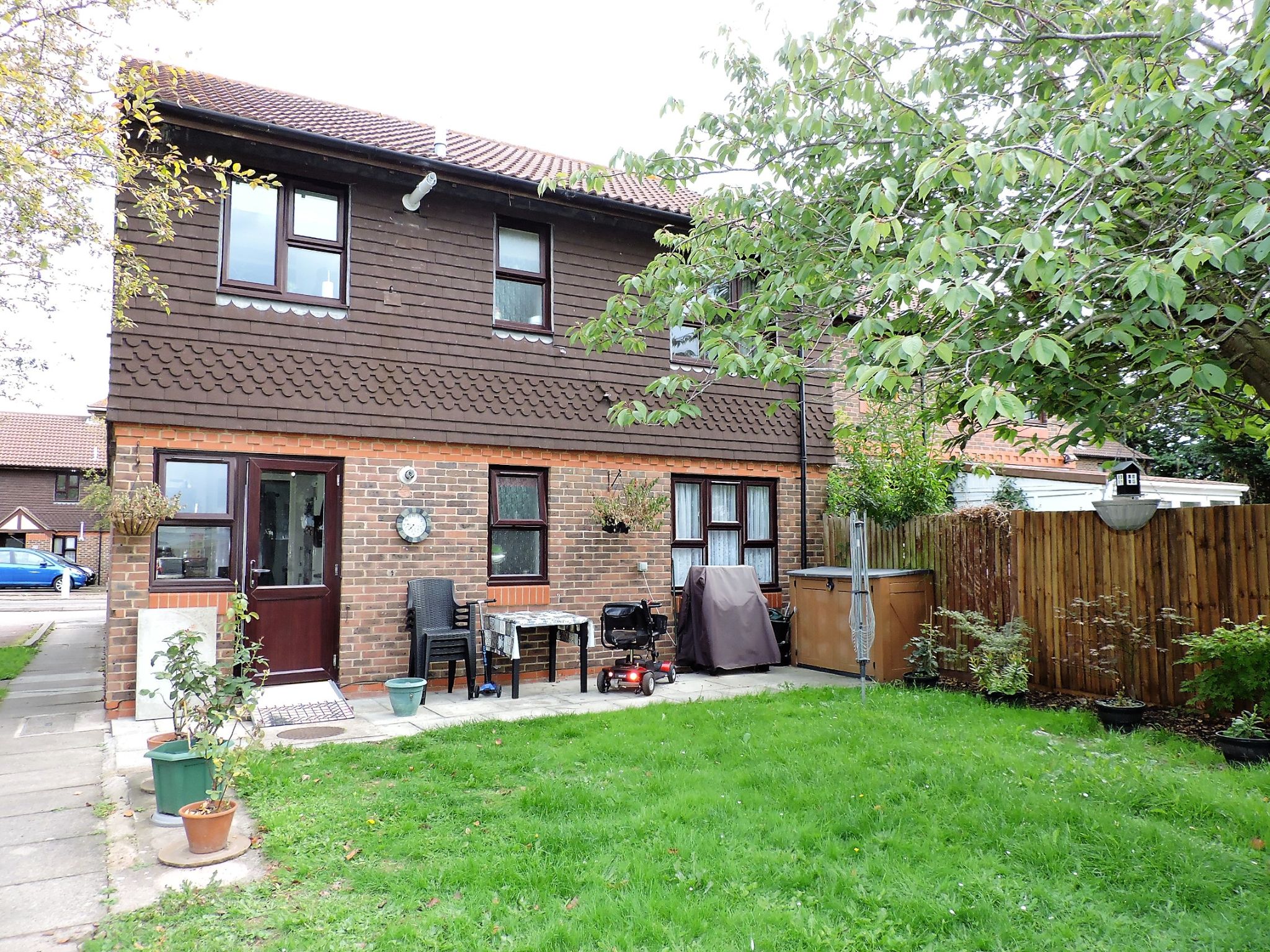 2 bedroom flat flat/apartment Sold in New Malden - Photograph 12