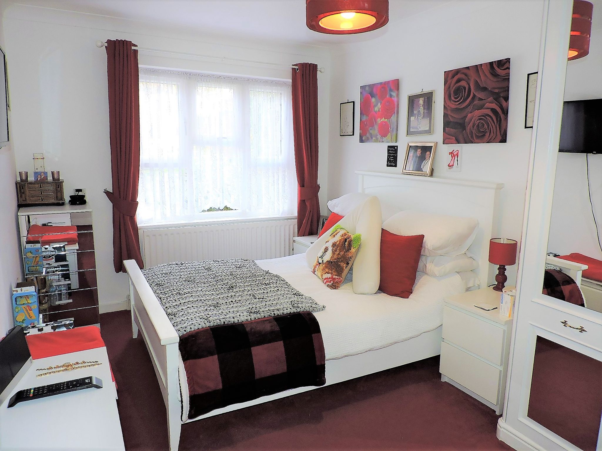 2 bedroom flat flat/apartment Sold in New Malden - Photograph 6