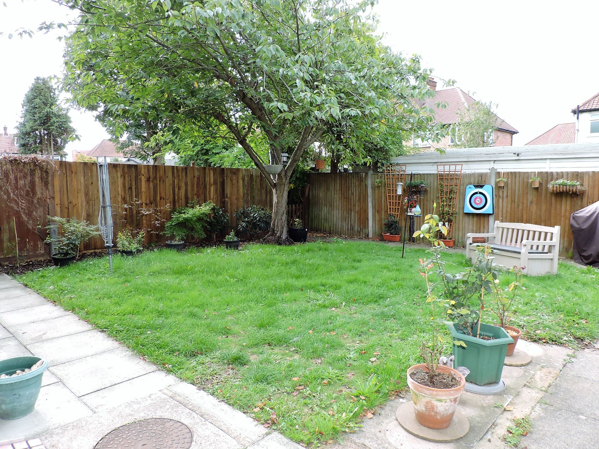 2 bedroom flat flat/apartment Sold in New Malden - Photograph 11
