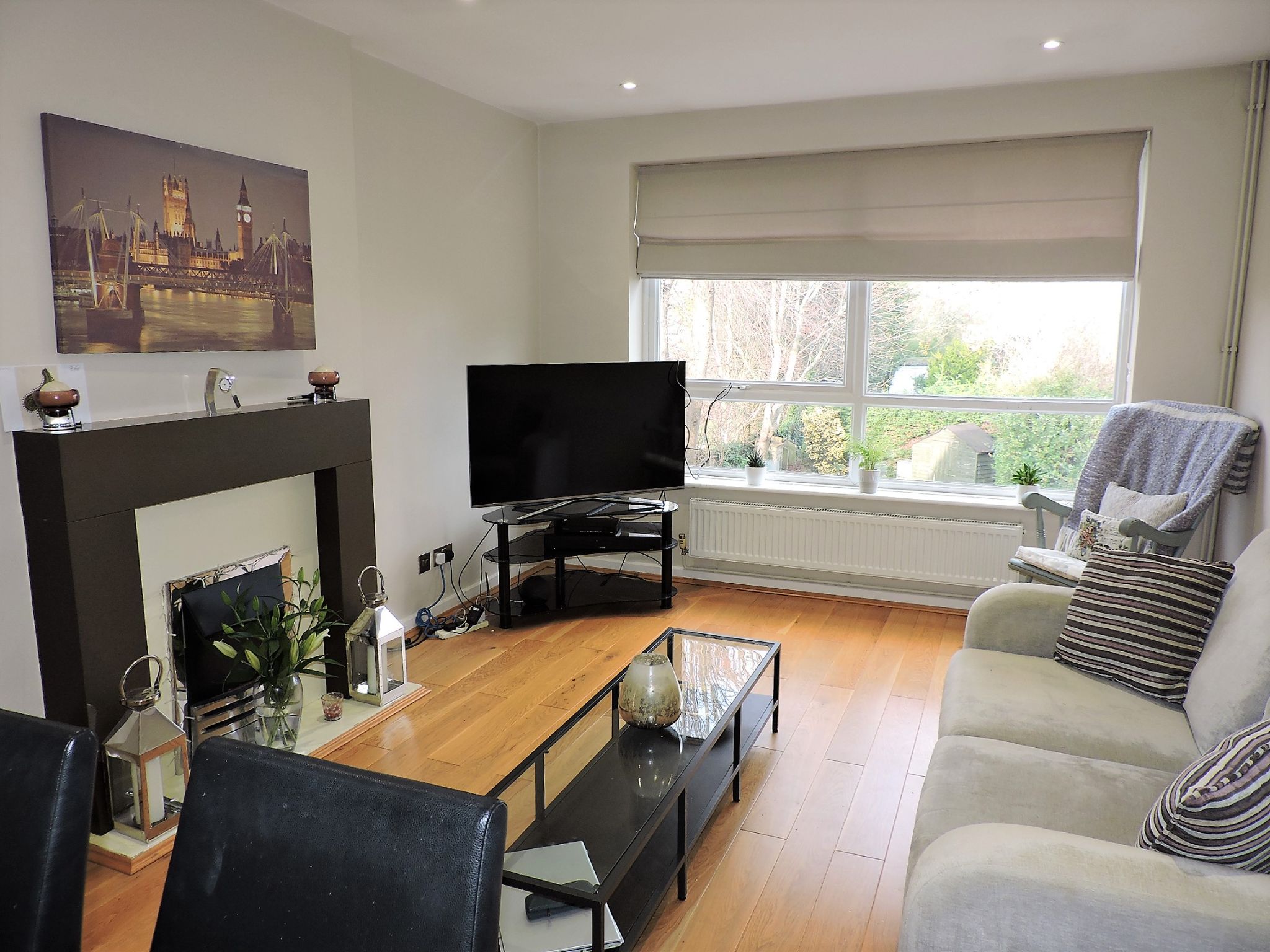 2 bedroom flat flat/apartment Sold in New Malden - Photograph 4