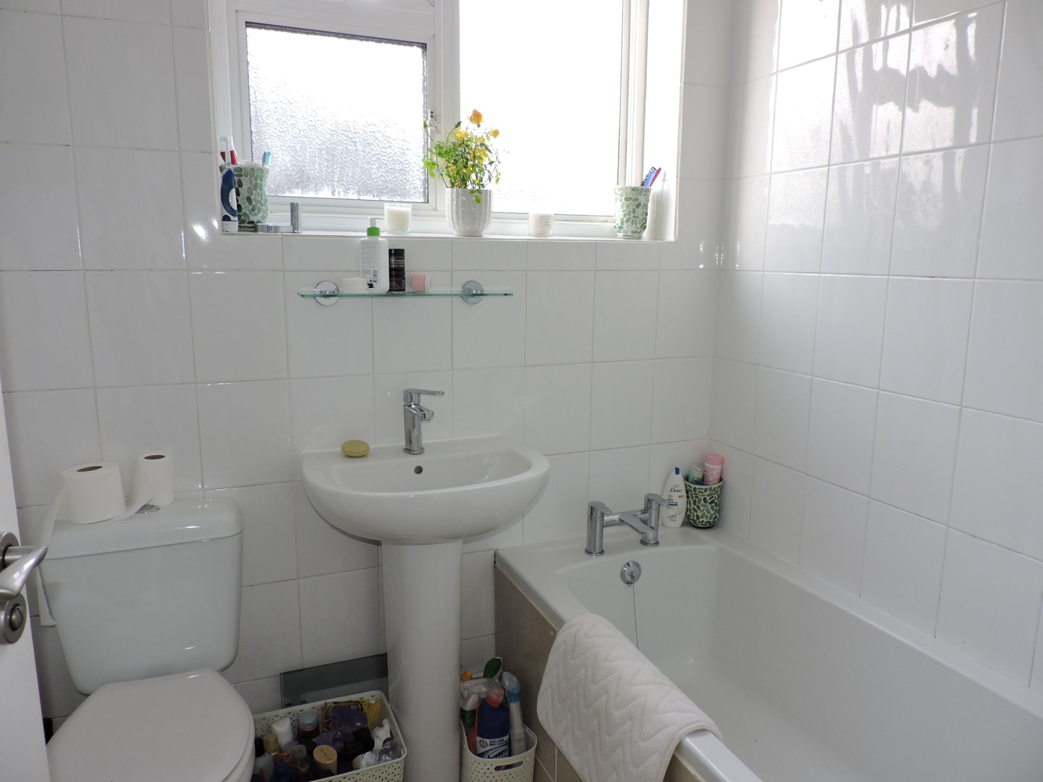 2 bedroom flat flat/apartment Sold in New Malden - Photograph 10