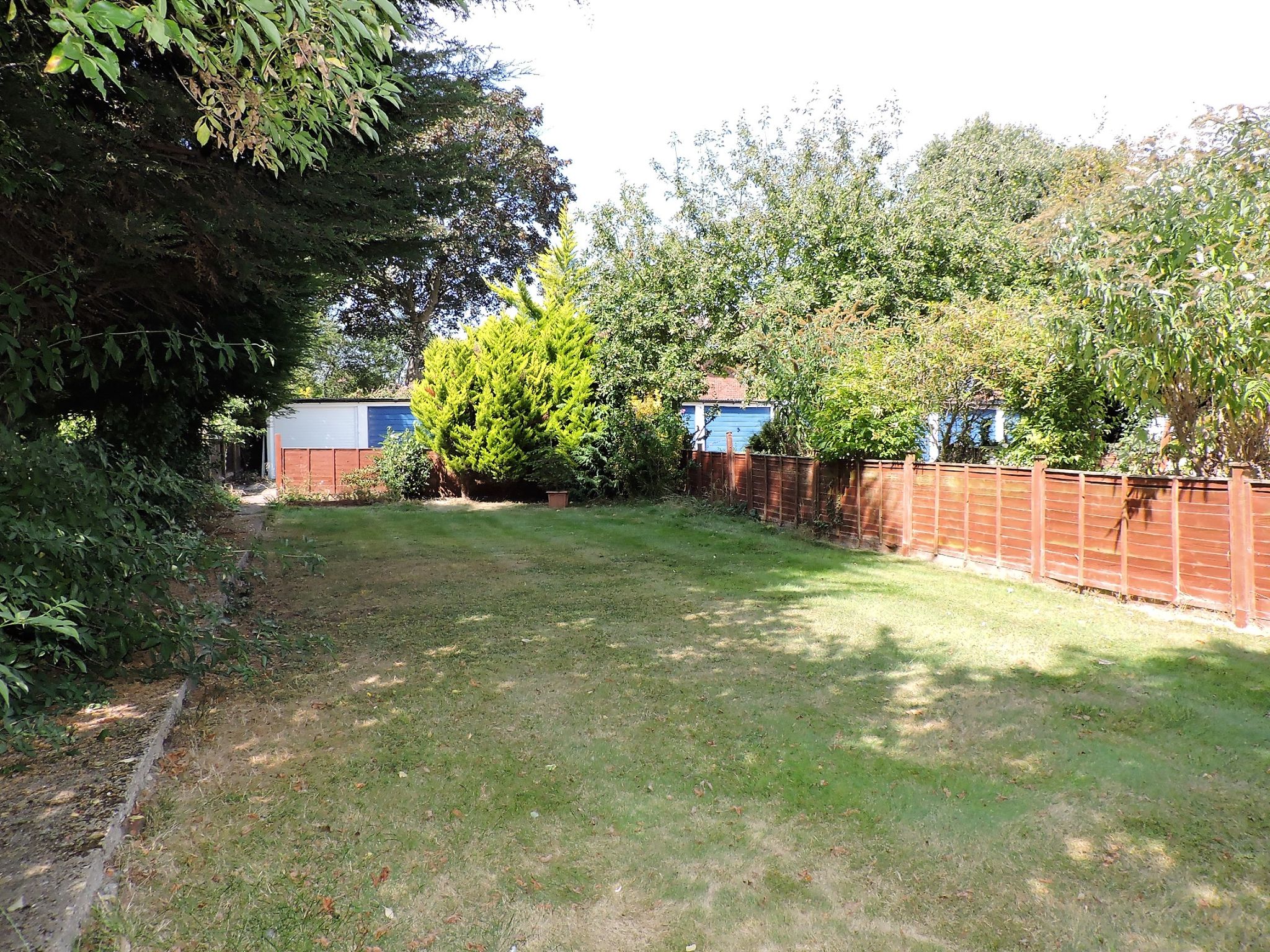 2 bedroom flat flat/apartment Sold in New Malden - Photograph 7