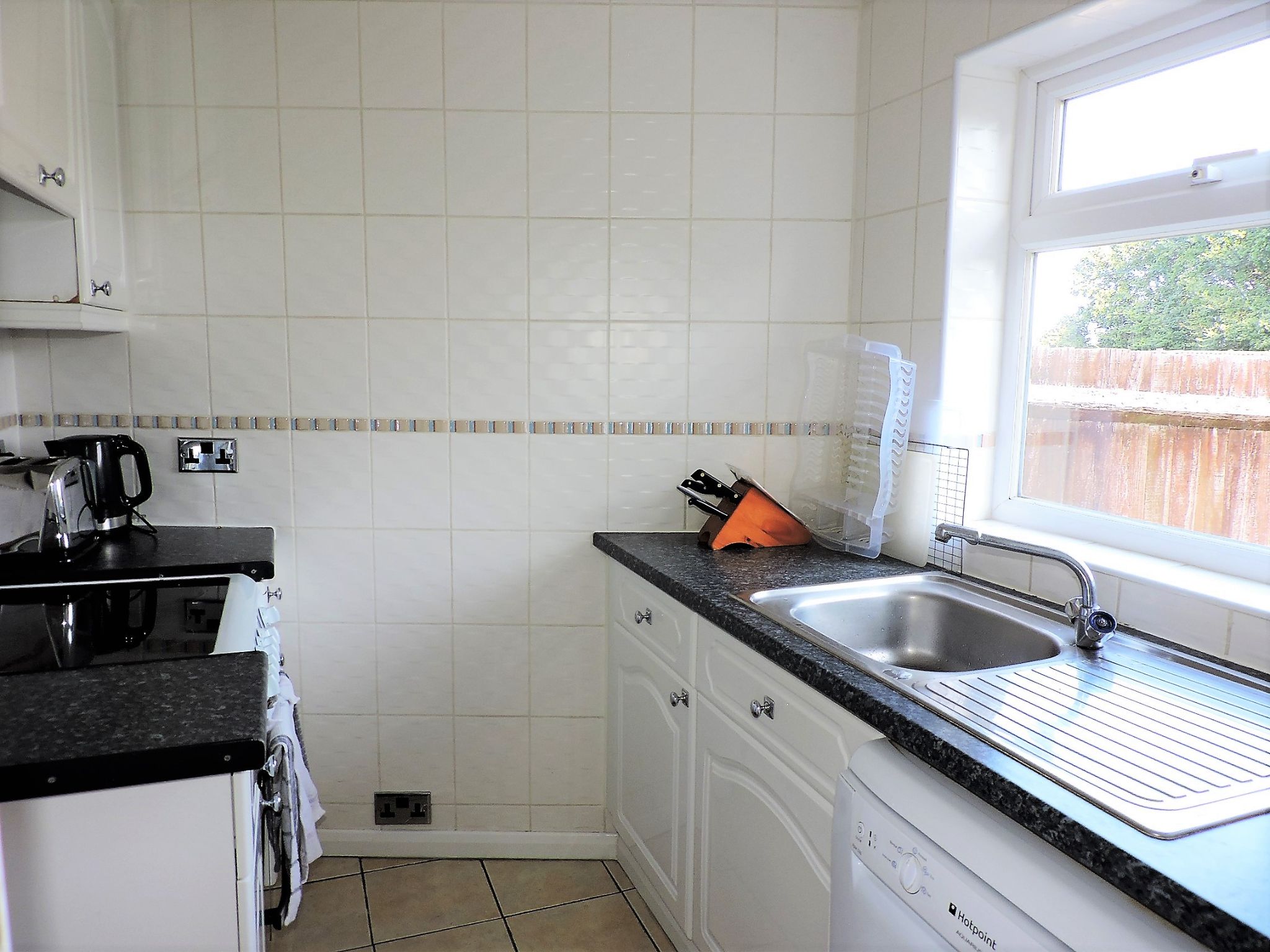 3 bedroom end terraced house Sold in Surbiton - Photograph 6
