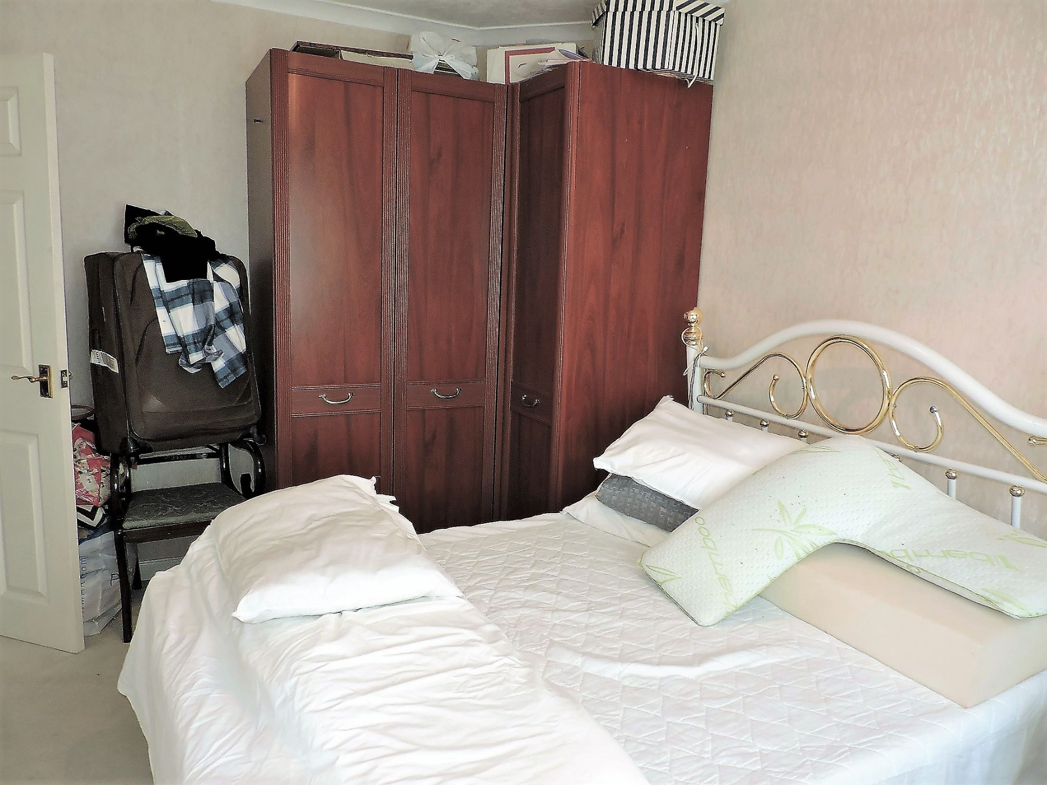 3 bedroom end terraced house Sold in Surbiton - Photograph 8