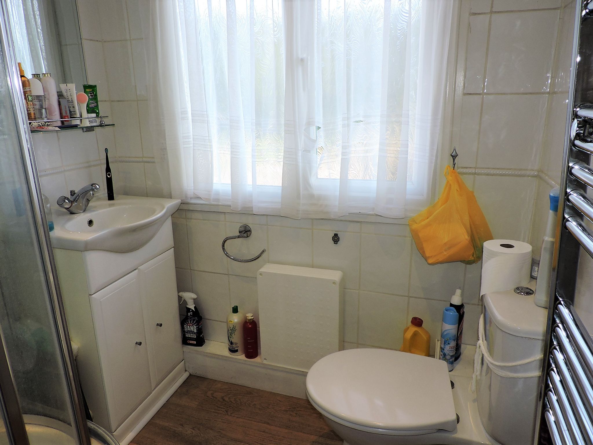 3 bedroom end terraced house Sold in Surbiton - Photograph 10
