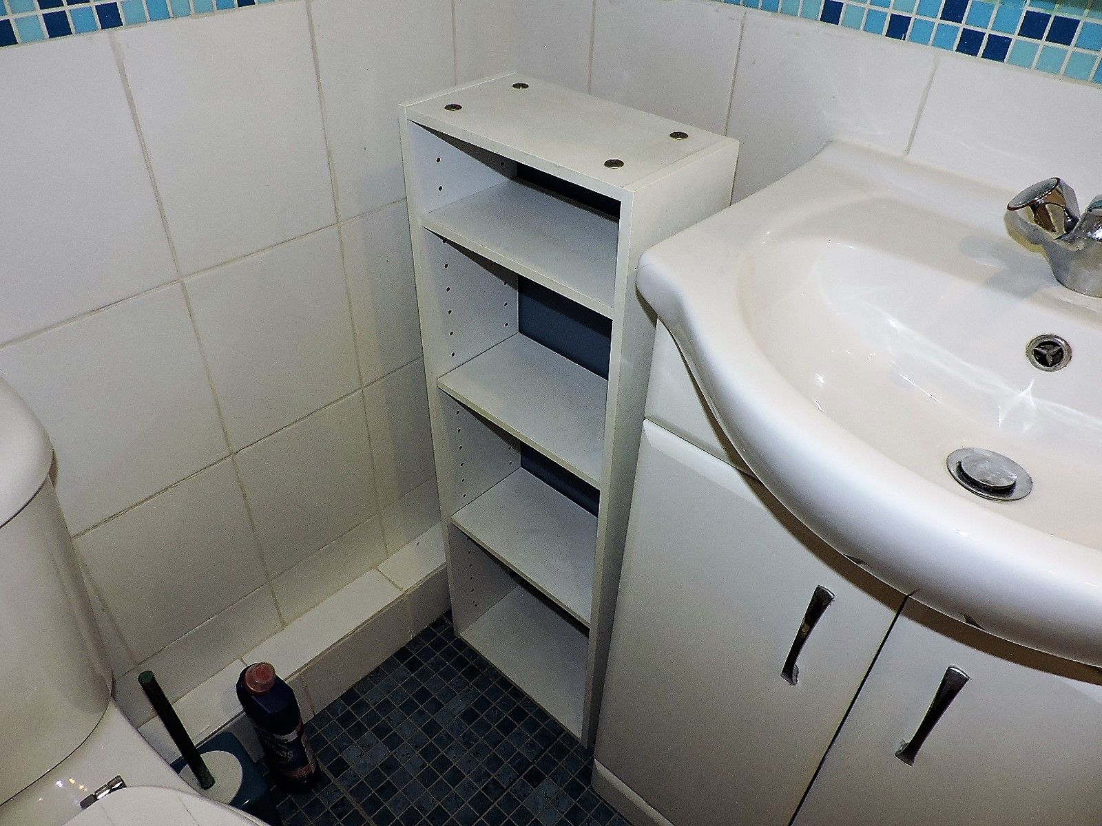 1 bedroom studio flat/apartment To Let in Epsom - Photograph 8